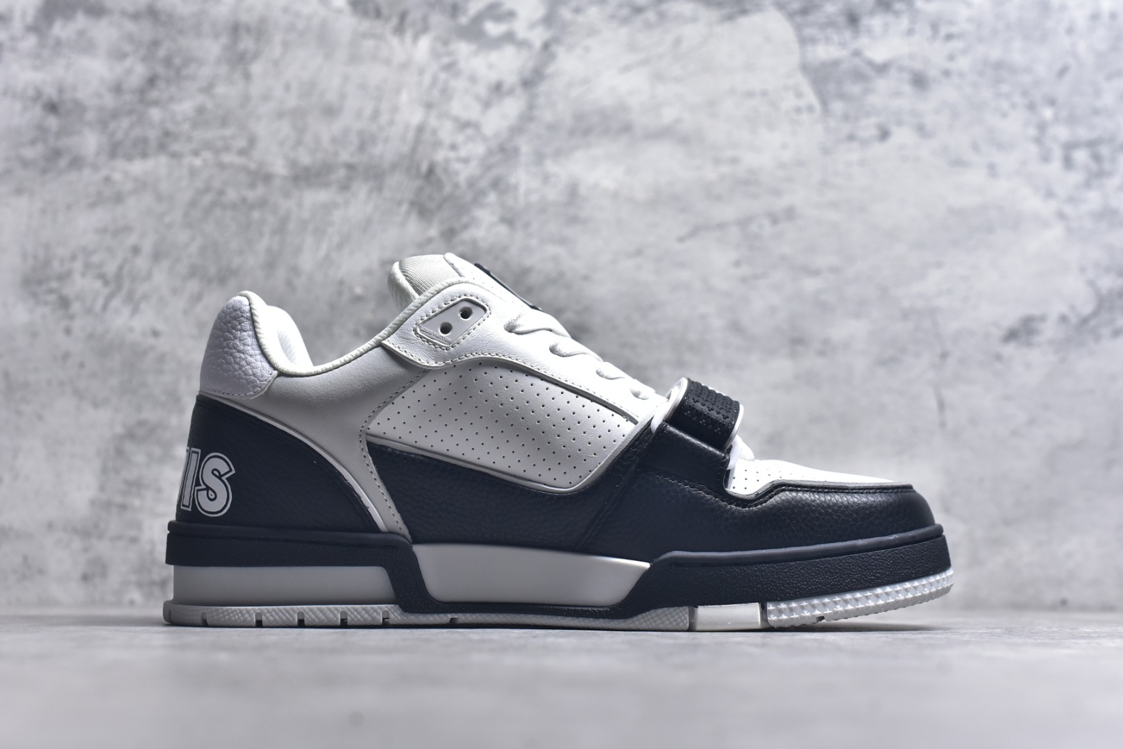 图片[3]-#AM-甄选 碾压市场7××版本 独家𝑻𝒓𝒂𝒊𝒏𝒆𝒓 现货入库💪🏻 救市品质 走量拉新神器 独家高定版最强平替 价格优势碾压市场 救市批次 高端零售 外贸专供 原版购入开发 正确空胶工艺 ZP级全套包装 完美楦型 正确卡色 大底TPU 质感媲美原版 细节与原版一致 注意区分市面通货 比肩高定 尺码：39-46-选品中心