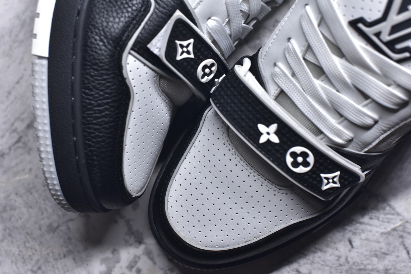 图片[8]-#AM-甄选 碾压市场7××版本 独家𝑻𝒓𝒂𝒊𝒏𝒆𝒓 现货入库💪🏻 救市品质 走量拉新神器 独家高定版最强平替 价格优势碾压市场 救市批次 高端零售 外贸专供 原版购入开发 正确空胶工艺 ZP级全套包装 完美楦型 正确卡色 大底TPU 质感媲美原版 细节与原版一致 注意区分市面通货 比肩高定 尺码：39-46-选品中心