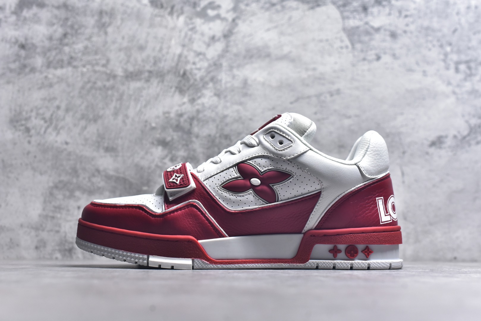 #AM-甄选 碾压市场7××版本 独家𝑻𝒓𝒂𝒊𝒏𝒆𝒓 现货入库💪🏻 救市品质 走量拉新神器 独家高定版最强平替 价格优势碾压市场 救市批次 高端零售 外贸专供 原版购入开发 正确空胶工艺 ZP级全套包装 完美楦型 正确卡色 大底TPU 质感媲美原版 细节与原版一致 注意区分市面通货 比肩高定 尺码：39-46-选品中心