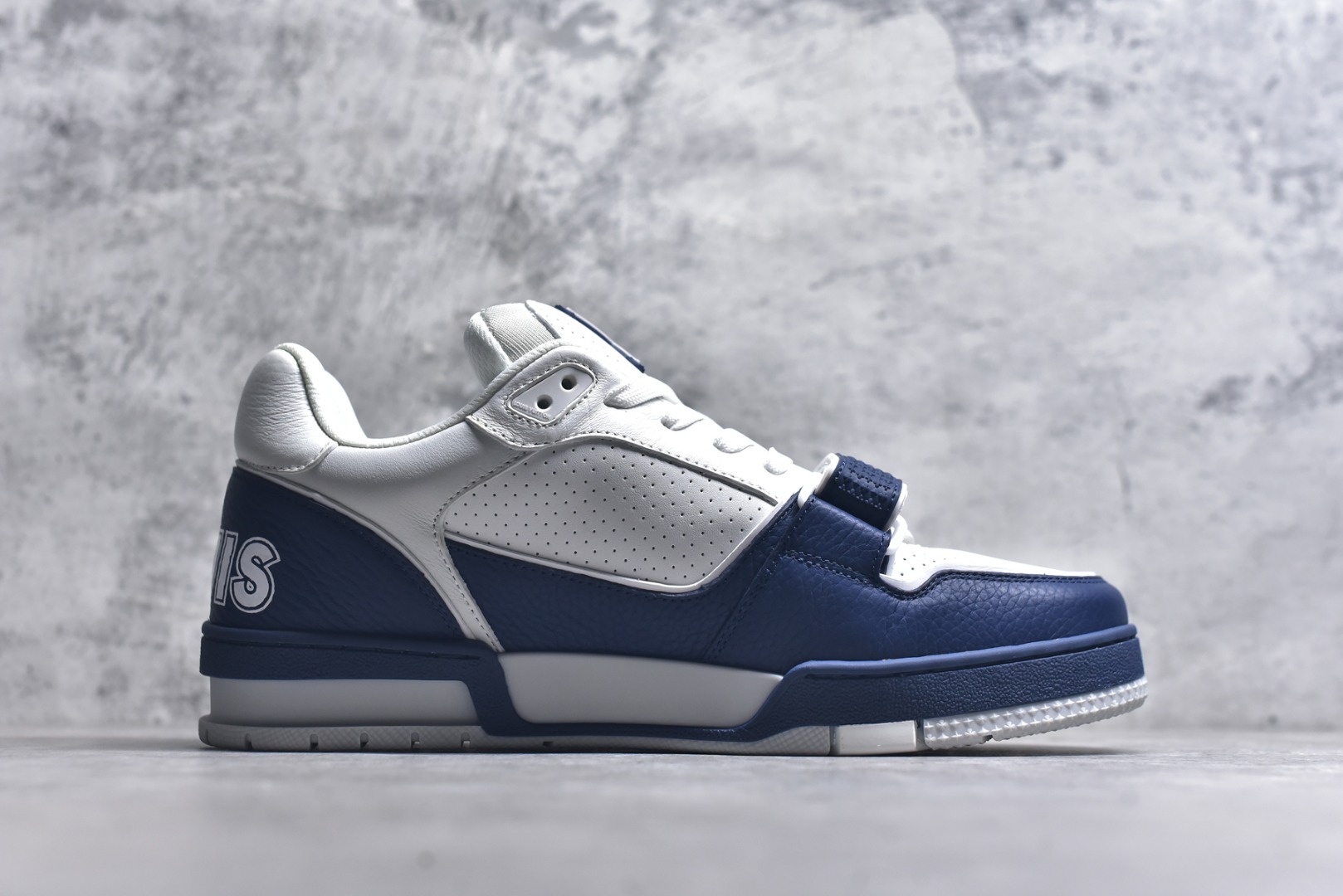 图片[3]-#AM-甄选 碾压市场7××版本 独家𝑻𝒓𝒂𝒊𝒏𝒆𝒓 现货入库💪🏻 救市品质 走量拉新神器 独家高定版最强平替 价格优势碾压市场 救市批次 高端零售 外贸专供 原版购入开发 正确空胶工艺 ZP级全套包装 完美楦型 正确卡色 大底TPU 质感媲美原版 细节与原版一致 注意区分市面通货 比肩高定 尺码：39-46-选品中心