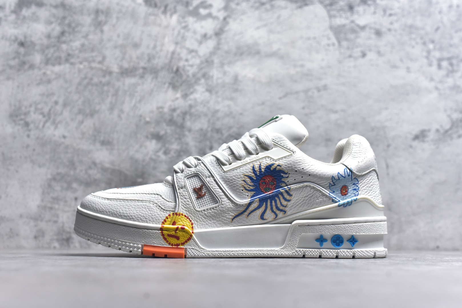 #AM-甄选 碾压市场7××版本 独家𝑻𝒓𝒂𝒊𝒏𝒆𝒓 现货入库💪🏻 救市品质 走量拉新神器 独家高定版最强平替 价格优势碾压市场 救市批次 高端零售 外贸专供 原版购入开发 正确空胶工艺 ZP级全套包装 完美楦型 正确卡色 大底TPU 质感媲美原版 细节与原版一致 注意区分市面通货 比肩高定 尺码：35-46-选品中心