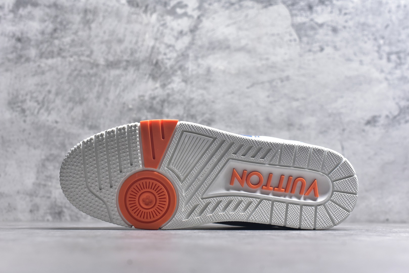 图片[6]-#AM-甄选 碾压市场7××版本 独家𝑻𝒓𝒂𝒊𝒏𝒆𝒓 现货入库💪🏻 救市品质 走量拉新神器 独家高定版最强平替 价格优势碾压市场 救市批次 高端零售 外贸专供 原版购入开发 正确空胶工艺 ZP级全套包装 完美楦型 正确卡色 大底TPU 质感媲美原版 细节与原版一致 注意区分市面通货 比肩高定 尺码：35-46-选品中心