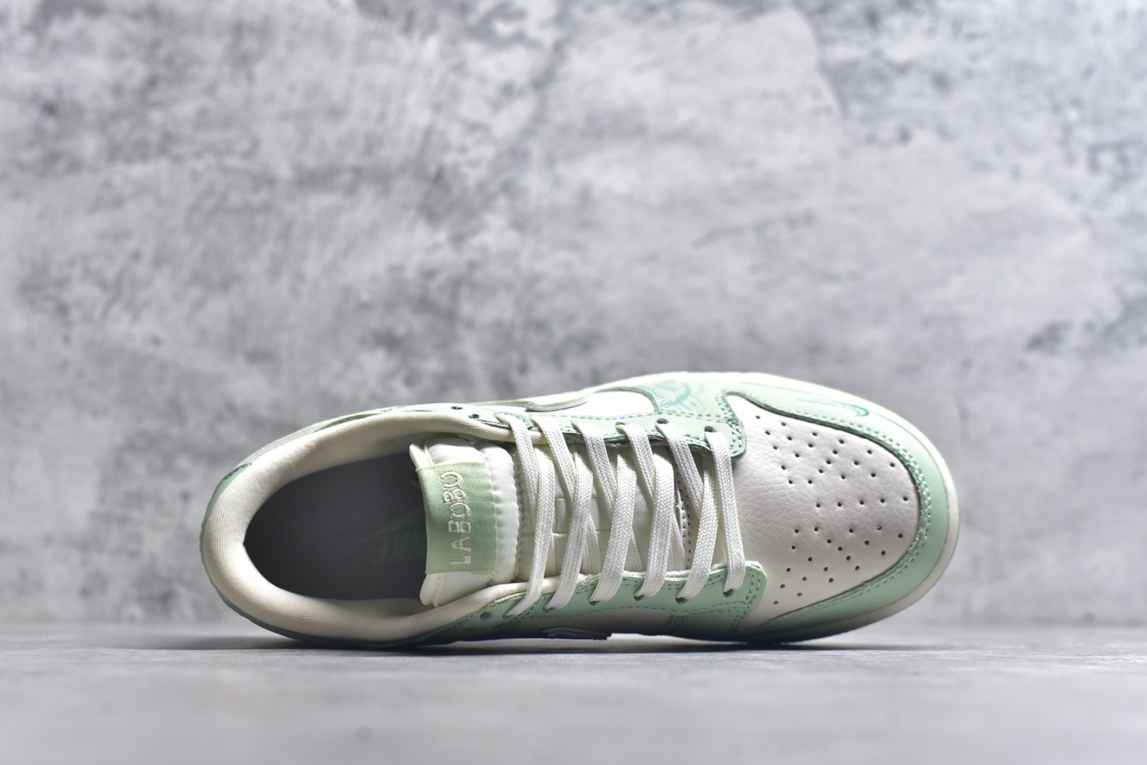 图片[4]-#Nike SB Dunk Low 米绿拉布布 周年高端定制 低帮休闲板鞋 SR2025-006 #定制鞋盒 大厂纯原品质出货 超高清洁度 皮料切割干净无任何毛边 细节完美 尺码：36 36.5 37.5 38 38.5 39 40 40.5 41 42 42.5 43 44 44.5 45 9.E5-选品中心