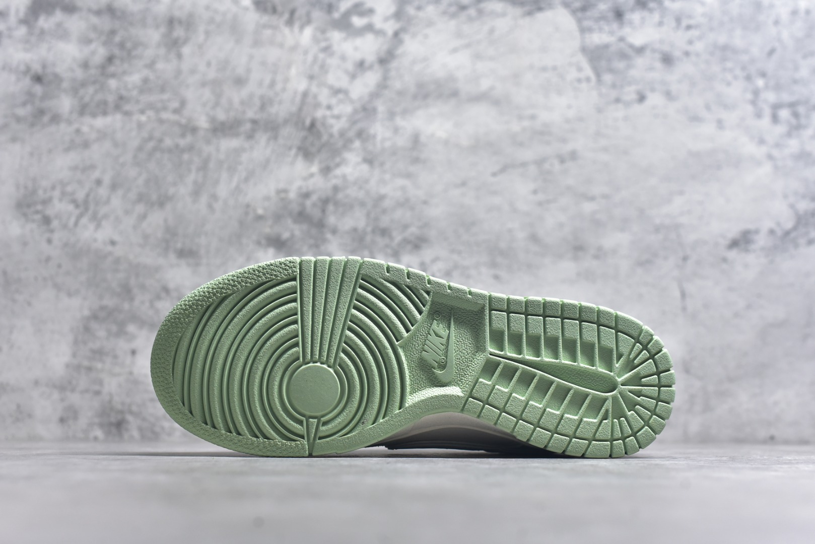 图片[6]-#Nike SB Dunk Low 米绿拉布布 周年高端定制 低帮休闲板鞋 SR2025-006 #定制鞋盒 大厂纯原品质出货 超高清洁度 皮料切割干净无任何毛边 细节完美 尺码：36 36.5 37.5 38 38.5 39 40 40.5 41 42 42.5 43 44 44.5 45 9.E5-选品中心