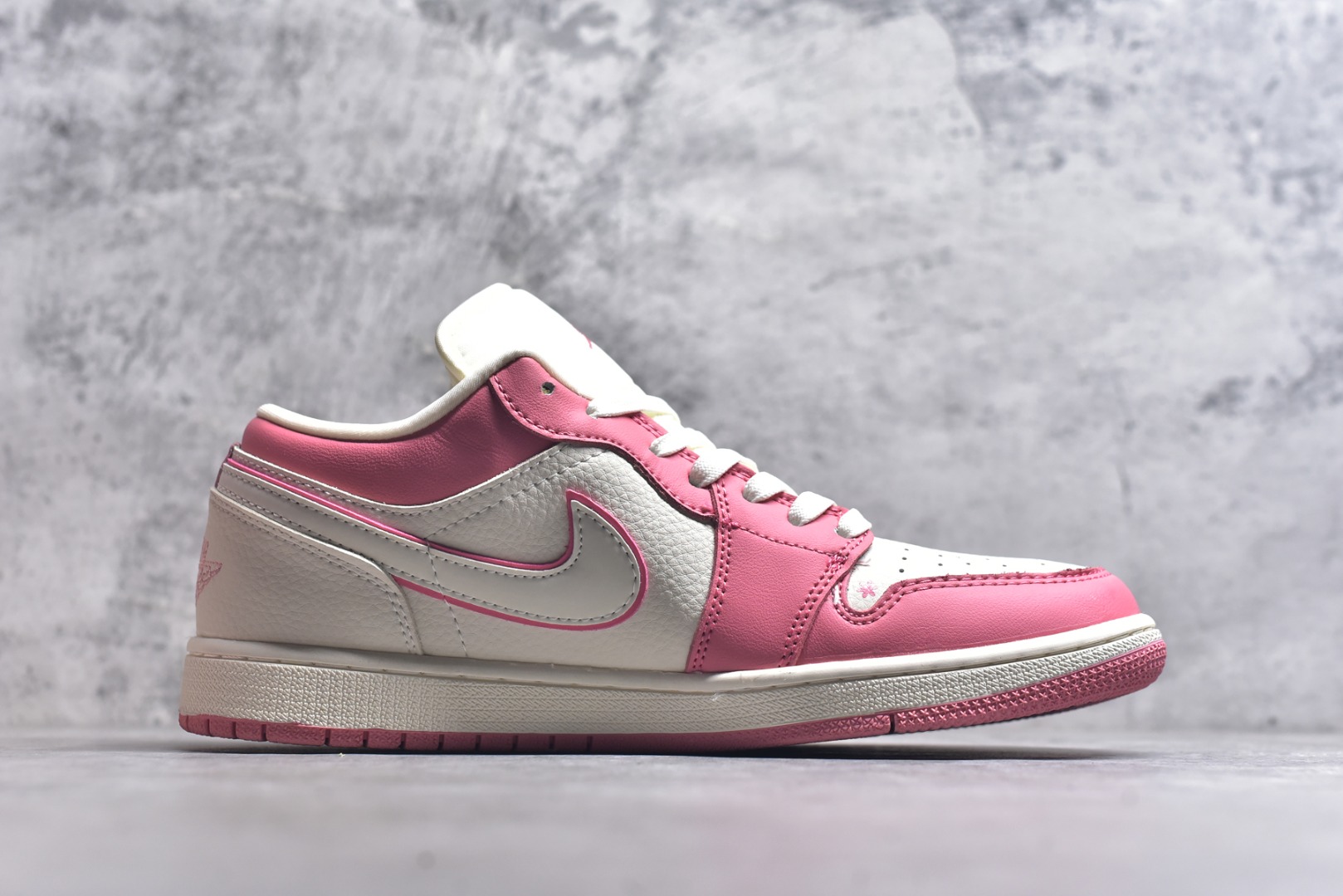 图片[3]-#Nike SB Dunk Low“ 米粉拉布布” 周年高端定制 低帮休闲板鞋 定制鞋盒 大厂纯原品质出货 超高清洁度 皮料切割干净无任何毛边 细节完美 货号：SR2025-007 尺码：36 36.5 37.5 38 38.5 39 40 40.5 41 42 42.5 43 44 44.5 45-选品中心