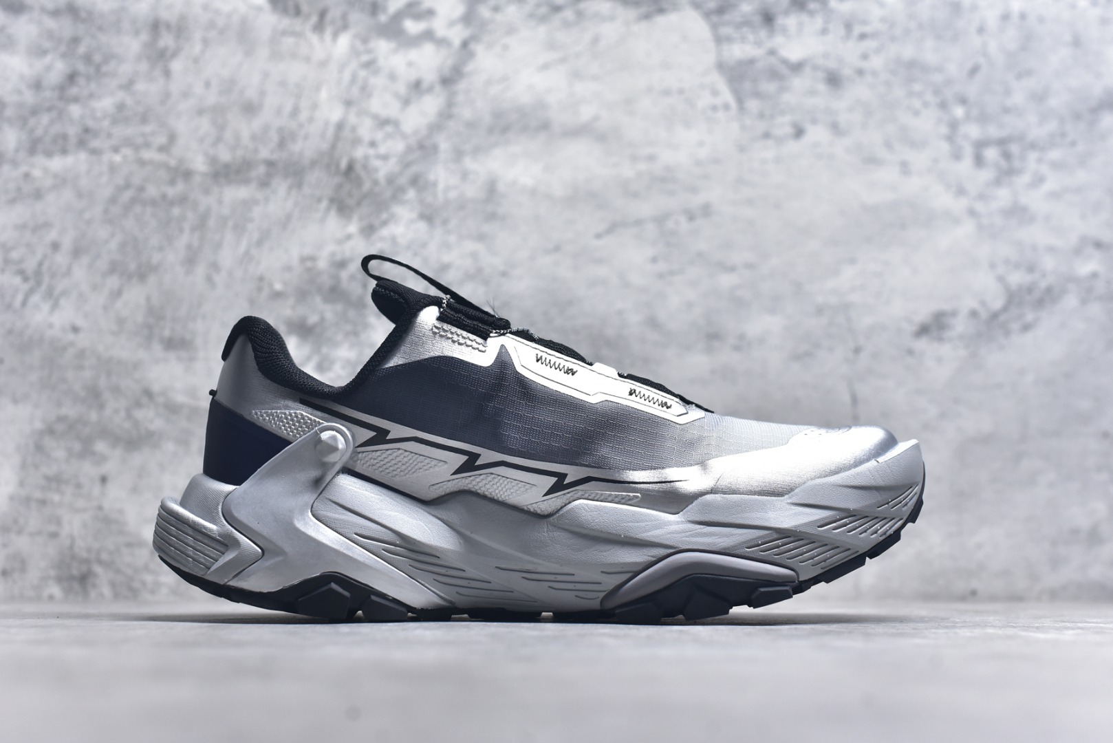 图片[3]-#凯乐石 KAILAS FUGA DU BOA 大坡王轻越野徒步 网布TPU减震防滑透气支撑回弹 低帮 超强抓地力登山跑步鞋 KAILAS凯乐石品牌是全球三大全系攀登品牌之一，于2003年创立于中国广州，致力于为有攀登梦想的户外运动员及爱好者，研发制造功能性专业装备，满足他们在极限环境下安全舒适的需求，凯乐石专注于科技面料的开发及专业功能设计，产品线覆盖登山、攀岩、徒步、越野跑山、露营、旅行等多项户外运动，通过运动员的测试反馈，不断进化迭代，产品荣获国内外大奖71座，发明专利21个，更突破性的自主研发攀登器械，打造出中国的攀登硬实力。实拍调校N版已经零色差零失真 百分百还原实物色彩所见即所得 不存在货不对板色差等低级问题 选购参考实物拍摄 不混卖不参货 只用心做好货严格选品 承诺混一赔十 尺码：36 36.5 37.5 38 38.5 39 40 40.5 41 42 42.5 43 44 44.5 45-选品中心