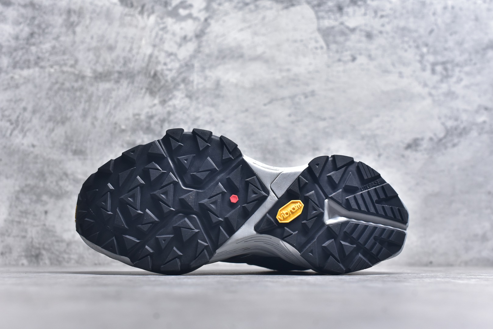 图片[6]-#凯乐石 KAILAS FUGA DU BOA 大坡王轻越野徒步 网布TPU减震防滑透气支撑回弹 低帮 超强抓地力登山跑步鞋 KAILAS凯乐石品牌是全球三大全系攀登品牌之一，于2003年创立于中国广州，致力于为有攀登梦想的户外运动员及爱好者，研发制造功能性专业装备，满足他们在极限环境下安全舒适的需求，凯乐石专注于科技面料的开发及专业功能设计，产品线覆盖登山、攀岩、徒步、越野跑山、露营、旅行等多项户外运动，通过运动员的测试反馈，不断进化迭代，产品荣获国内外大奖71座，发明专利21个，更突破性的自主研发攀登器械，打造出中国的攀登硬实力。实拍调校N版已经零色差零失真 百分百还原实物色彩所见即所得 不存在货不对板色差等低级问题 选购参考实物拍摄 不混卖不参货 只用心做好货严格选品 承诺混一赔十 尺码：36 36.5 37.5 38 38.5 39 40 40.5 41 42 42.5 43 44 44.5 45-选品中心