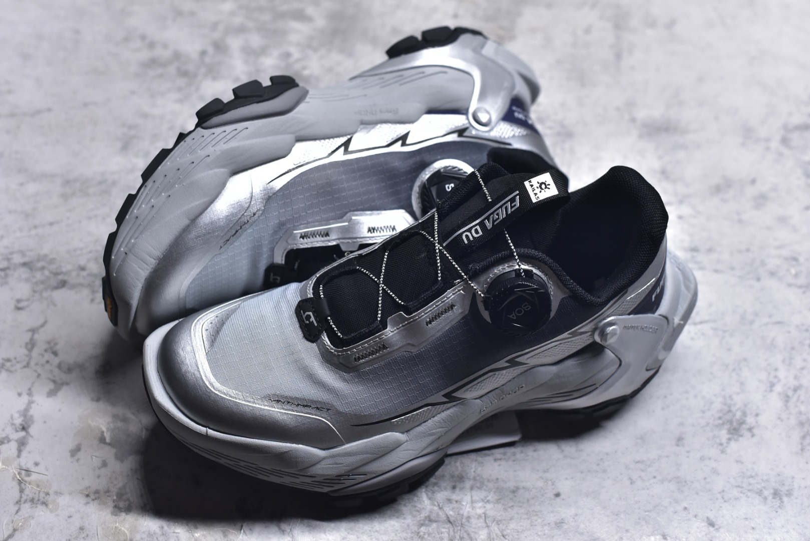 图片[7]-#凯乐石 KAILAS FUGA DU BOA 大坡王轻越野徒步 网布TPU减震防滑透气支撑回弹 低帮 超强抓地力登山跑步鞋 KAILAS凯乐石品牌是全球三大全系攀登品牌之一，于2003年创立于中国广州，致力于为有攀登梦想的户外运动员及爱好者，研发制造功能性专业装备，满足他们在极限环境下安全舒适的需求，凯乐石专注于科技面料的开发及专业功能设计，产品线覆盖登山、攀岩、徒步、越野跑山、露营、旅行等多项户外运动，通过运动员的测试反馈，不断进化迭代，产品荣获国内外大奖71座，发明专利21个，更突破性的自主研发攀登器械，打造出中国的攀登硬实力。实拍调校N版已经零色差零失真 百分百还原实物色彩所见即所得 不存在货不对板色差等低级问题 选购参考实物拍摄 不混卖不参货 只用心做好货严格选品 承诺混一赔十 尺码：36 36.5 37.5 38 38.5 39 40 40.5 41 42 42.5 43 44 44.5 45-选品中心