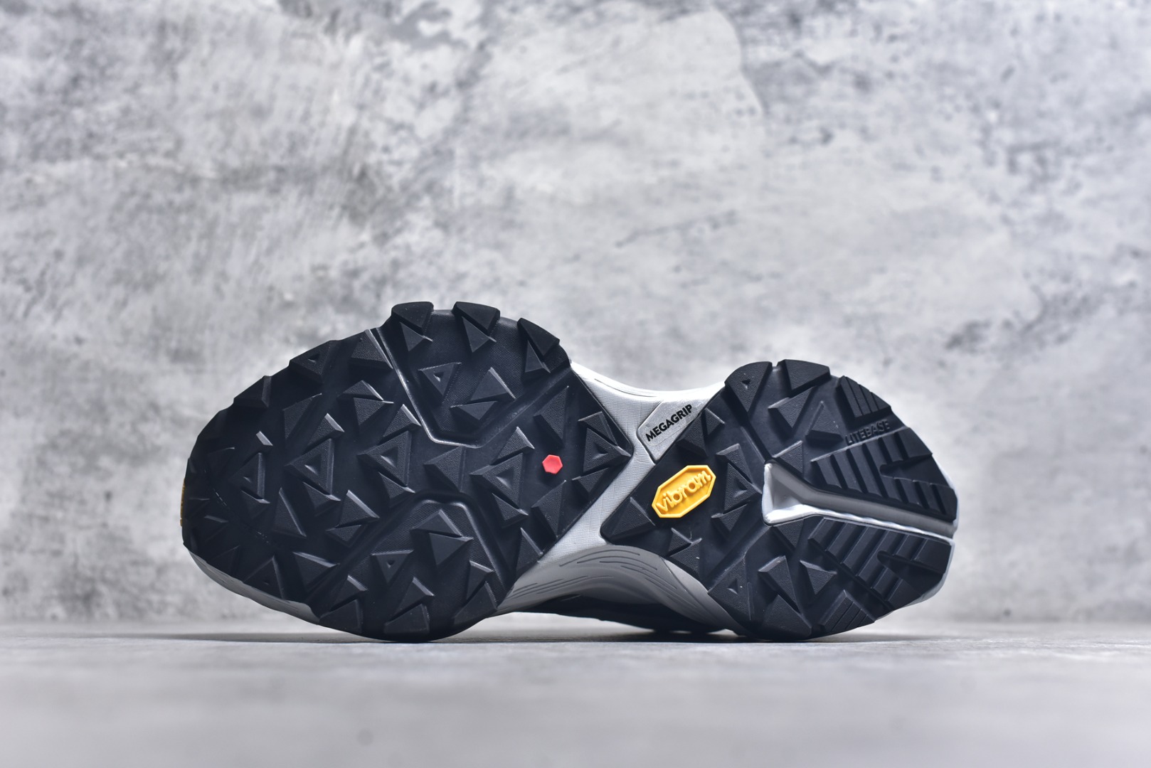 图片[6]-#凯乐石 KAILAS FUGA DU BOA 大坡王轻越野徒步 网布TPU减震防滑透气支撑回弹 低帮 超强抓地力登山跑步鞋 KAILAS凯乐石品牌是全球三大全系攀登品牌之一，于2003年创立于中国广州，致力于为有攀登梦想的户外运动员及爱好者，研发制造功能性专业装备，满足他们在极限环境下安全舒适的需求，凯乐石专注于科技面料的开发及专业功能设计，产品线覆盖登山、攀岩、徒步、越野跑山、露营、旅行等多项户外运动，通过运动员的测试反馈，不断进化迭代，产品荣获国内外大奖71座，发明专利21个，更突破性的自主研发攀登器械，打造出中国的攀登硬实力。实拍调校N版已经零色差零失真 百分百还原实物色彩所见即所得 不存在货不对板色差等低级问题 选购参考实物拍摄 不混卖不参货 只用心做好货严格选品 承诺混一赔十 尺码：36 36.5 37.5 38 38.5 39 40 40.5 41 42 42.5 43 44 44.5 45-选品中心