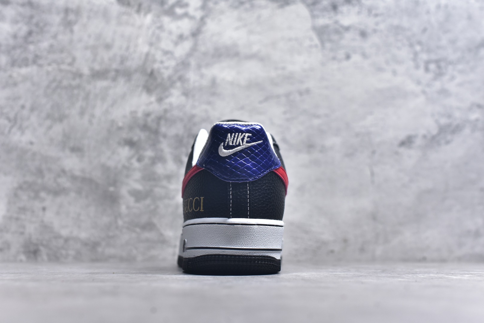 图片[5]-#Nike Air Force 1\’07 Low 古驰联名 黑红勾 空军一号低帮休闲板鞋 AH8462-001 #原楦头原纸板 原装鞋盒 定制五金配件 内置全掌气垫 原厂鞋底 尺码：36 36.5 37.5 38 38.5 39 40 40.5 41 42 42.5 43 44 44.5 45 9.D4-选品中心