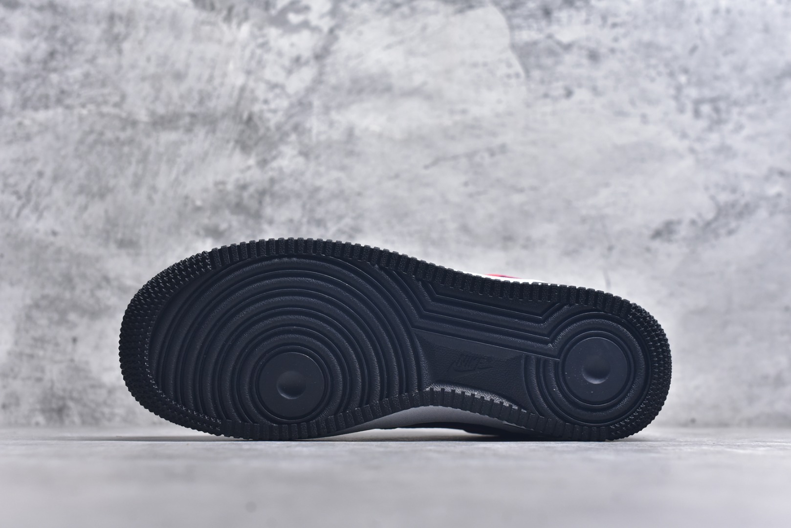 图片[6]-#Nike Air Force 1\’07 Low 古驰联名 黑红勾 空军一号低帮休闲板鞋 AH8462-001 #原楦头原纸板 原装鞋盒 定制五金配件 内置全掌气垫 原厂鞋底 尺码：36 36.5 37.5 38 38.5 39 40 40.5 41 42 42.5 43 44 44.5 45 9.D4-选品中心