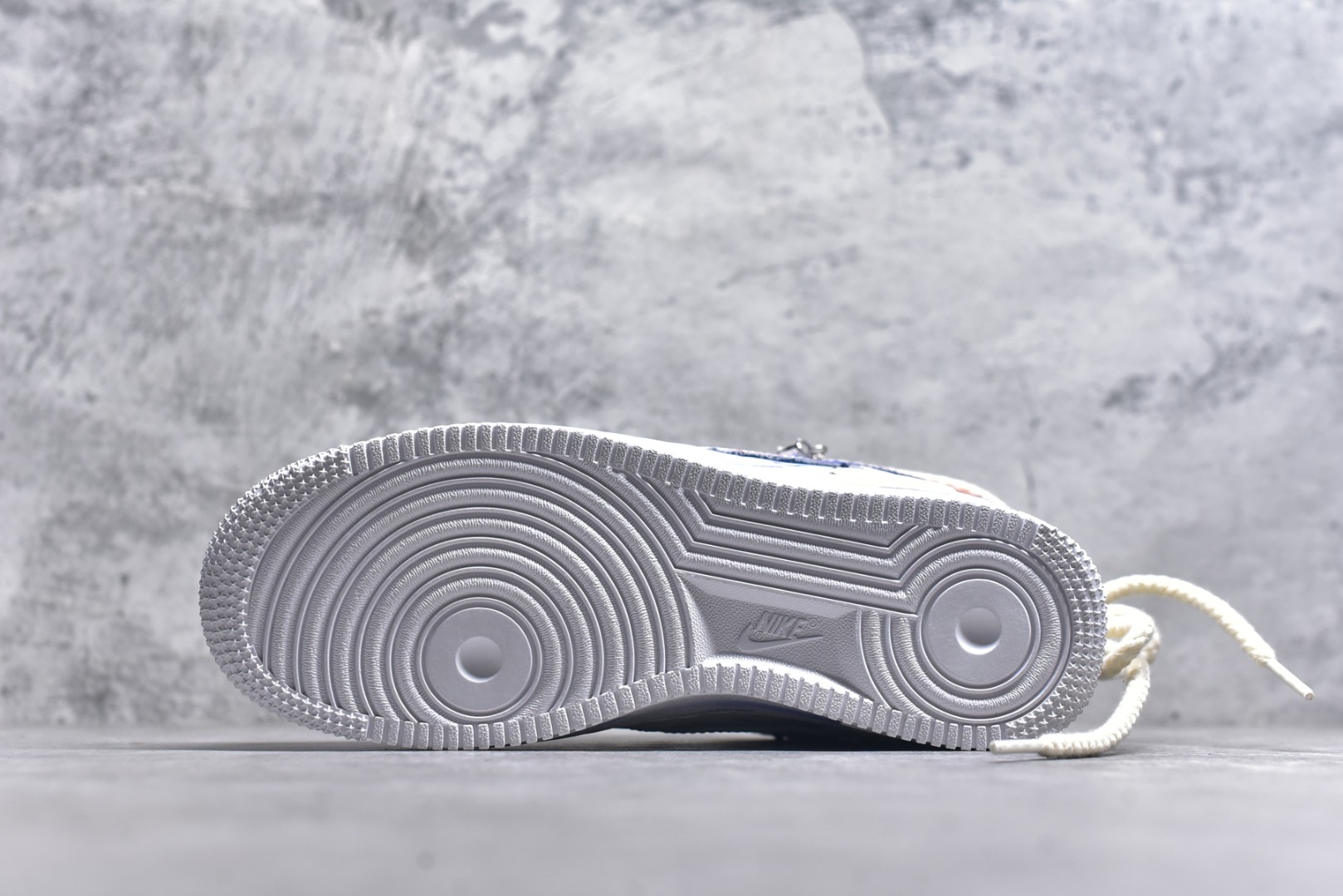 图片[6]-#Nike Air Force 1\’07 Low \”Cancer\” 手绘涂鸦十二星座系列 巨蟹座 空军一号低帮休闲板鞋 622-722 #配色以巨蟹座为核心，汲取巨蟹座细腻、温柔且充满守护欲的特质，结合浩瀚星空的神秘与浪漫。巨蟹座代表着对家的眷恋和对亲人的守护，而星途则寓意着在漫漫人生路上，怀揣着巨蟹座的温暖力量勇敢前行 尺码：36 36.5 37.5 38 38.5 39 40 40.5 41 42 42.5 43 44 44.5 45 9.D4-选品中心