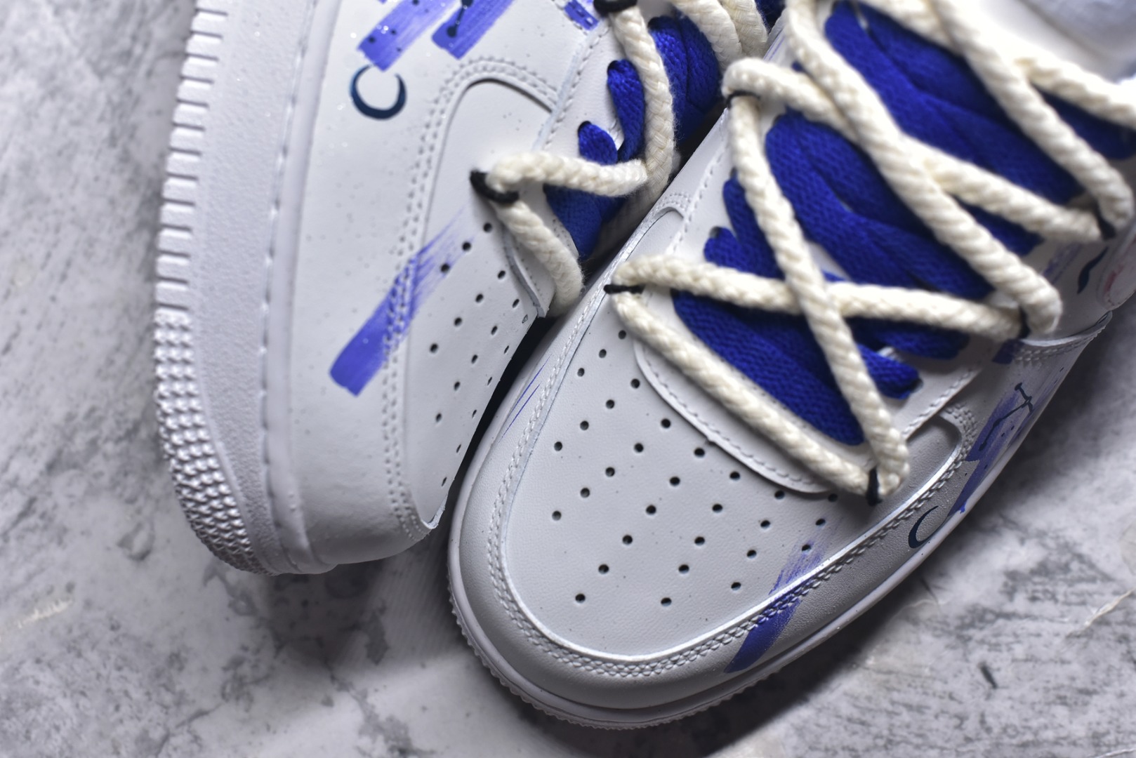 图片[8]-#Nike Air Force 1\’07 Low \”Cancer\” 手绘涂鸦十二星座系列 巨蟹座 空军一号低帮休闲板鞋 622-722 #配色以巨蟹座为核心，汲取巨蟹座细腻、温柔且充满守护欲的特质，结合浩瀚星空的神秘与浪漫。巨蟹座代表着对家的眷恋和对亲人的守护，而星途则寓意着在漫漫人生路上，怀揣着巨蟹座的温暖力量勇敢前行 尺码：36 36.5 37.5 38 38.5 39 40 40.5 41 42 42.5 43 44 44.5 45 9.D4-选品中心