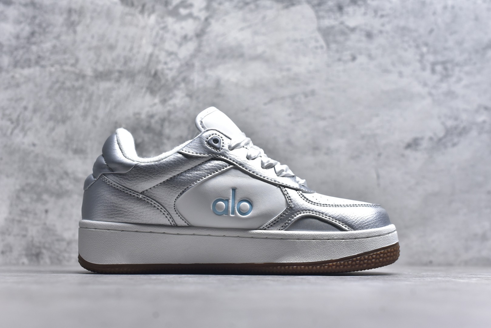 图片[3]-#Alo Yoga Recovery Mode 128人气单品 舒适简约防滑耐磨低帮休闲板鞋 #Alo Yoga于2007年创立于洛杉矶，意在传播有意识的运动，同时激发人们的健康意识与创造力。品牌的核心理念在于制作能够带来完美体验的瑜伽服饰与功能性单品，让有意识的运动融入并改变生活。 尺码：36 36.5 37 37.5 38 38.5 39 40 41-选品中心