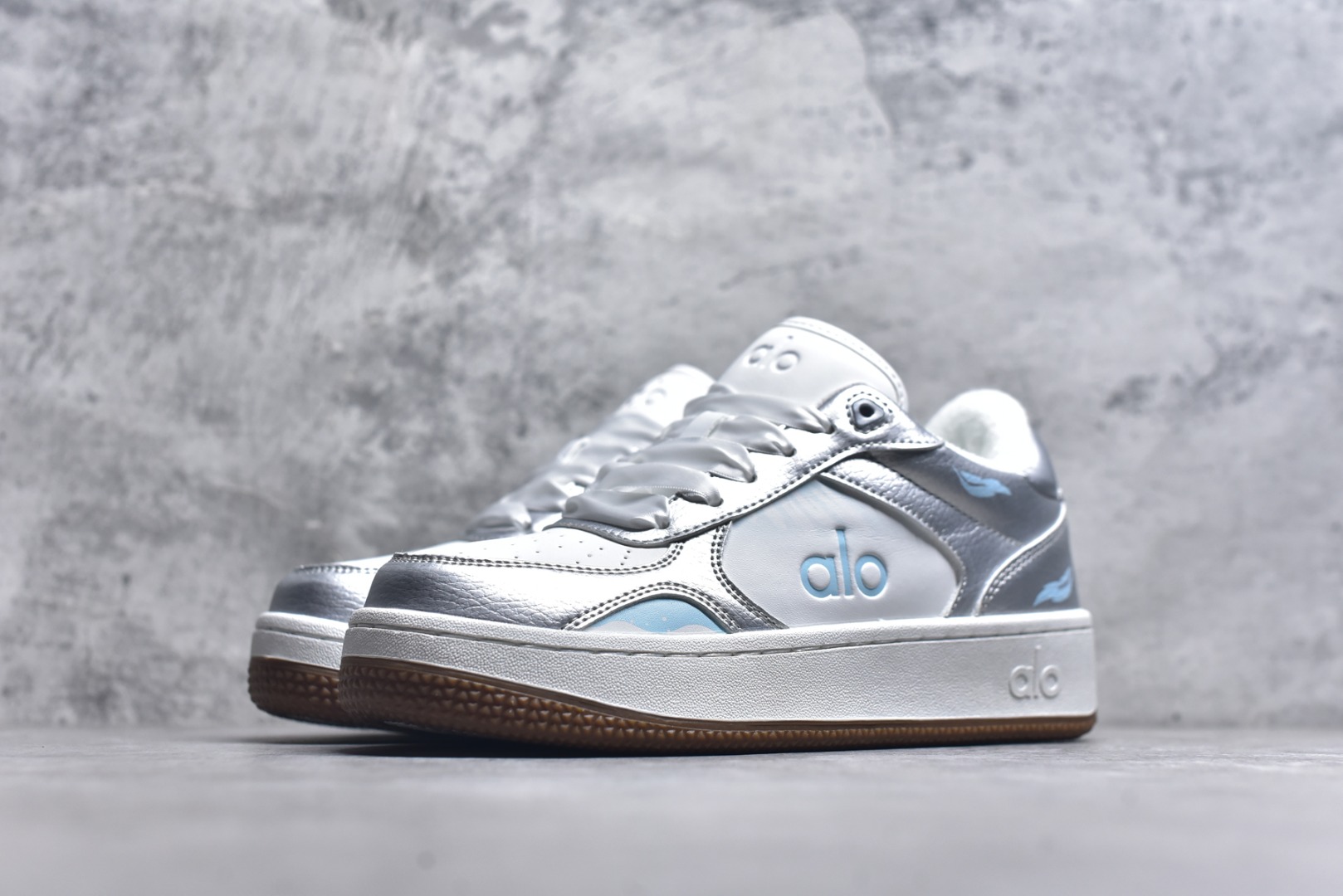 图片[2]-#Alo Yoga Recovery Mode 128人气单品 舒适简约防滑耐磨低帮休闲板鞋 #Alo Yoga于2007年创立于洛杉矶，意在传播有意识的运动，同时激发人们的健康意识与创造力。品牌的核心理念在于制作能够带来完美体验的瑜伽服饰与功能性单品，让有意识的运动融入并改变生活。 尺码：36 36.5 37 37.5 38 38.5 39 40 41-选品中心