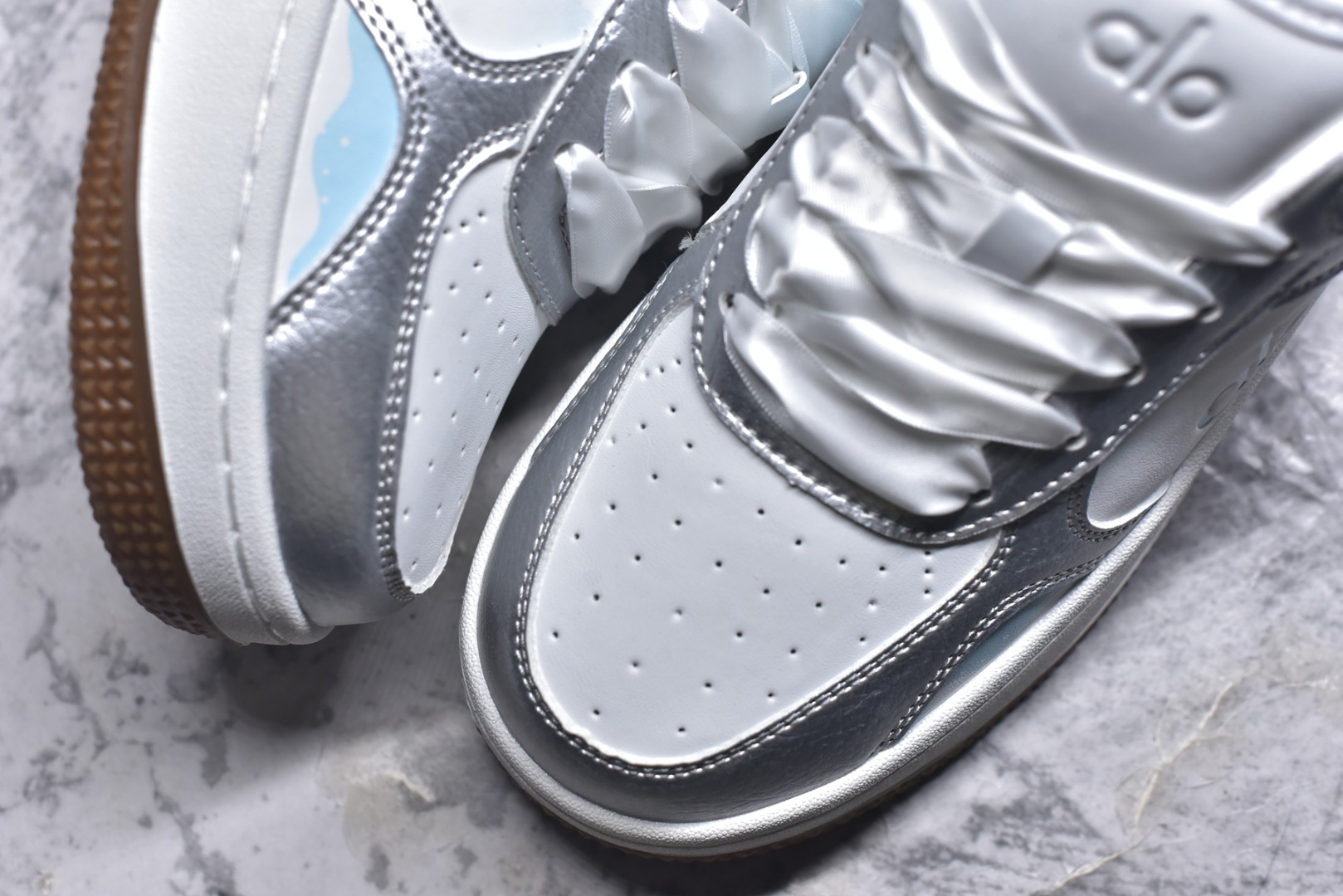 图片[8]-#Alo Yoga Recovery Mode 128人气单品 舒适简约防滑耐磨低帮休闲板鞋 #Alo Yoga于2007年创立于洛杉矶，意在传播有意识的运动，同时激发人们的健康意识与创造力。品牌的核心理念在于制作能够带来完美体验的瑜伽服饰与功能性单品，让有意识的运动融入并改变生活。 尺码：36 36.5 37 37.5 38 38.5 39 40 41-选品中心