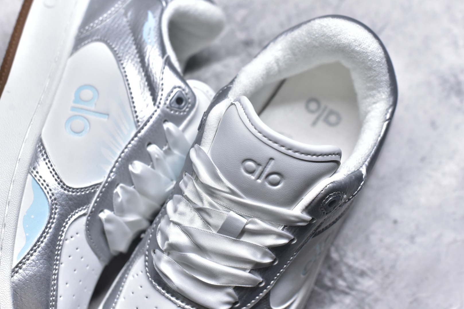 图片[9]-#Alo Yoga Recovery Mode 128人气单品 舒适简约防滑耐磨低帮休闲板鞋 #Alo Yoga于2007年创立于洛杉矶，意在传播有意识的运动，同时激发人们的健康意识与创造力。品牌的核心理念在于制作能够带来完美体验的瑜伽服饰与功能性单品，让有意识的运动融入并改变生活。 尺码：36 36.5 37 37.5 38 38.5 39 40 41-选品中心