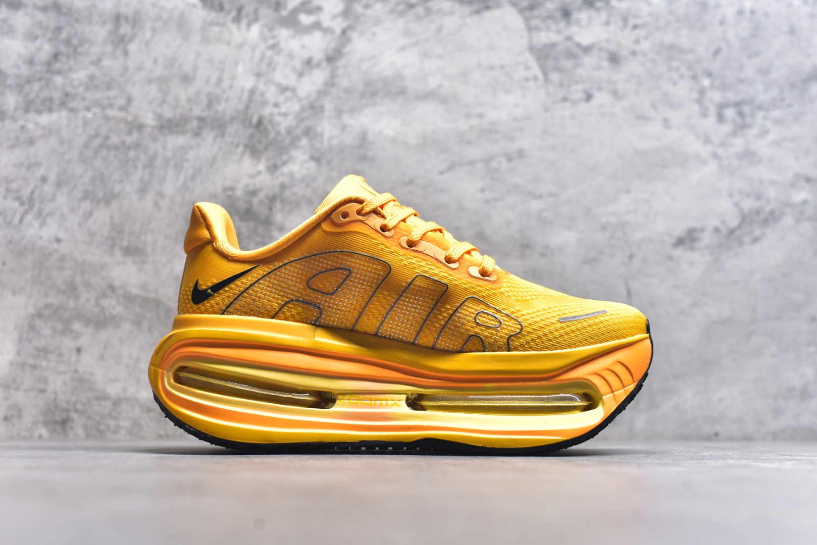 图片[3]-#Nike ZOOM PREMIUM 耐克 飞马 舒适减震防滑 低帮跑步鞋全掌ReactX泡绵中底 前掌和后跟还配备了Air Zoom气垫单元 据说跑起来更快更舒适哦 这次最大的升级点 首次引入了ReactX泡绵 货号：FN8453 017 尺码：36-45-选品中心