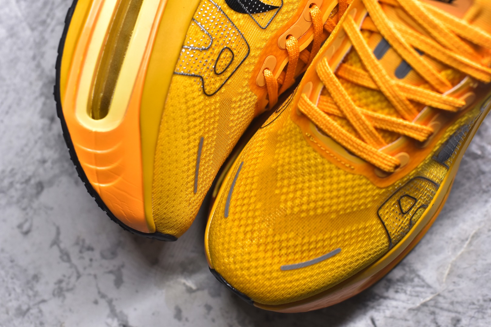 图片[8]-#Nike ZOOM PREMIUM 耐克 飞马 舒适减震防滑 低帮跑步鞋全掌ReactX泡绵中底 前掌和后跟还配备了Air Zoom气垫单元 据说跑起来更快更舒适哦 这次最大的升级点 首次引入了ReactX泡绵 货号：FN8453 017 尺码：36-45-选品中心