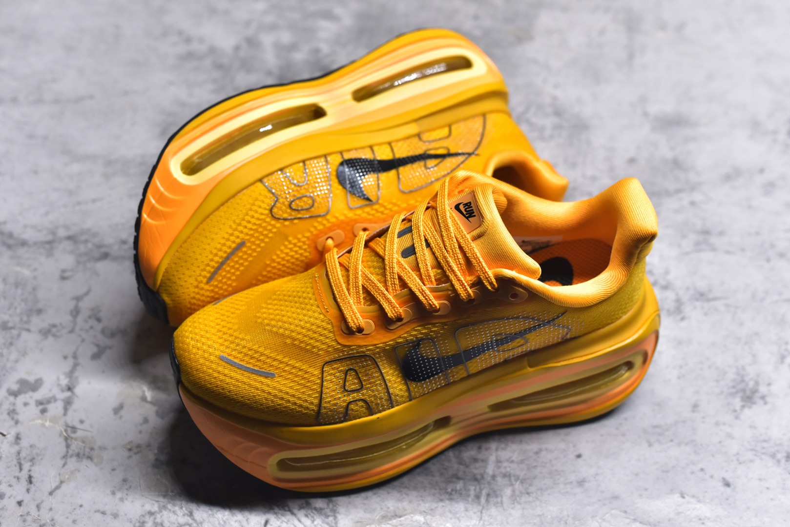 图片[7]-#Nike ZOOM PREMIUM 耐克 飞马 舒适减震防滑 低帮跑步鞋全掌ReactX泡绵中底 前掌和后跟还配备了Air Zoom气垫单元 据说跑起来更快更舒适哦 这次最大的升级点 首次引入了ReactX泡绵 货号：FN8453 017 尺码：36-45-选品中心