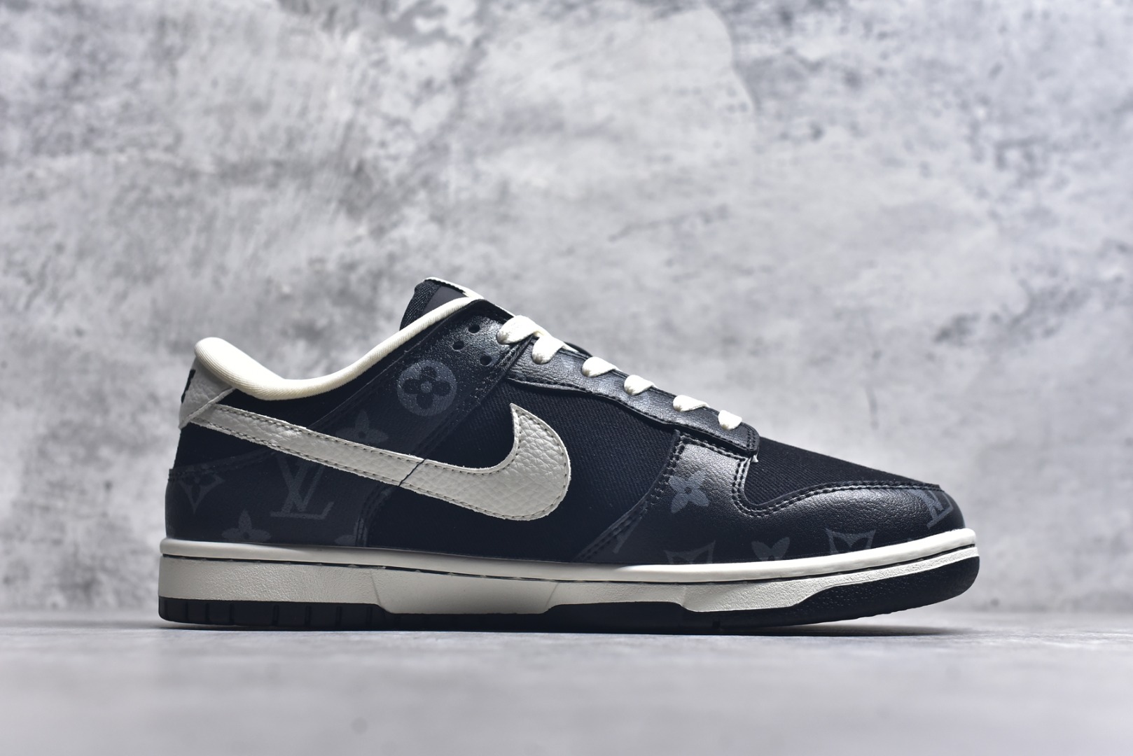 图片[3]-#Nike SB Dunk Low LV联名 暗夜幽白 周年高端定制 低帮休闲板鞋 SC0601-458 #定制鞋盒 大厂纯原品质出货 超高清洁度 皮料切割干净无任何毛边 细节完美 尺码：36 36.5 37.5 38 38.5 39 40 40.5 41 42 42.5 43 44 44.5 45 9.E5-选品中心