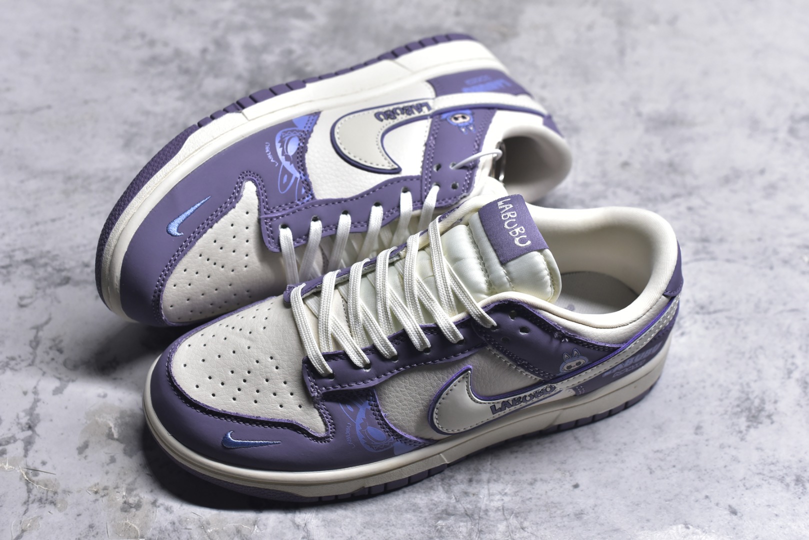 图片[7]-#Nike SB Dunk Low“ 米紫拉布布” 周年高端定制 低帮休闲板鞋 定制鞋盒 大厂纯原品质出货 超高清洁度 皮料切割干净无任何毛边 细节完美 货号：SR2025-005 尺码：36 36.5 37.5 38 38.5 39 40 40.5 41 42 42.5 43 44 44.5 45-选品中心