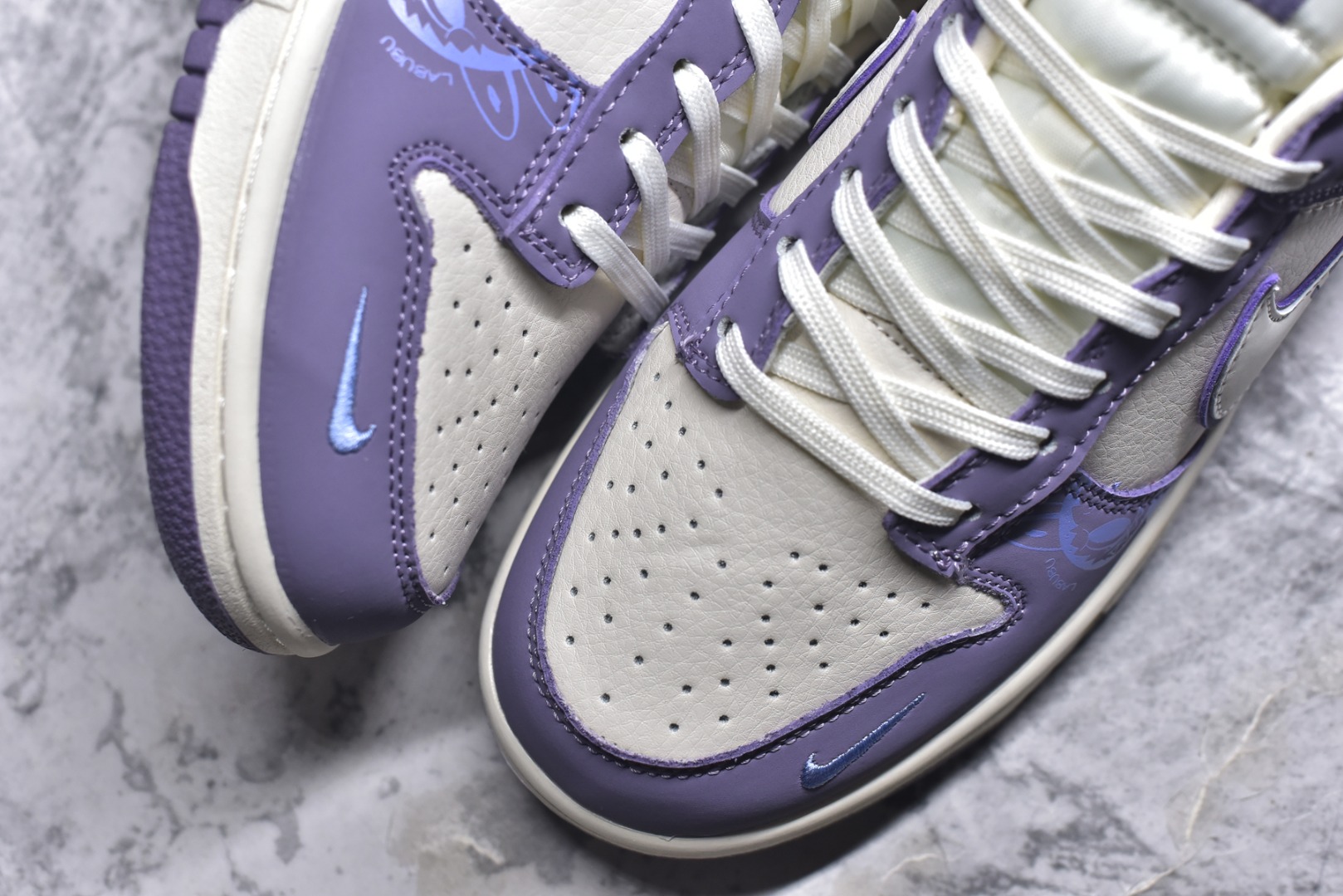 图片[8]-#Nike SB Dunk Low“ 米紫拉布布” 周年高端定制 低帮休闲板鞋 定制鞋盒 大厂纯原品质出货 超高清洁度 皮料切割干净无任何毛边 细节完美 货号：SR2025-005 尺码：36 36.5 37.5 38 38.5 39 40 40.5 41 42 42.5 43 44 44.5 45-选品中心