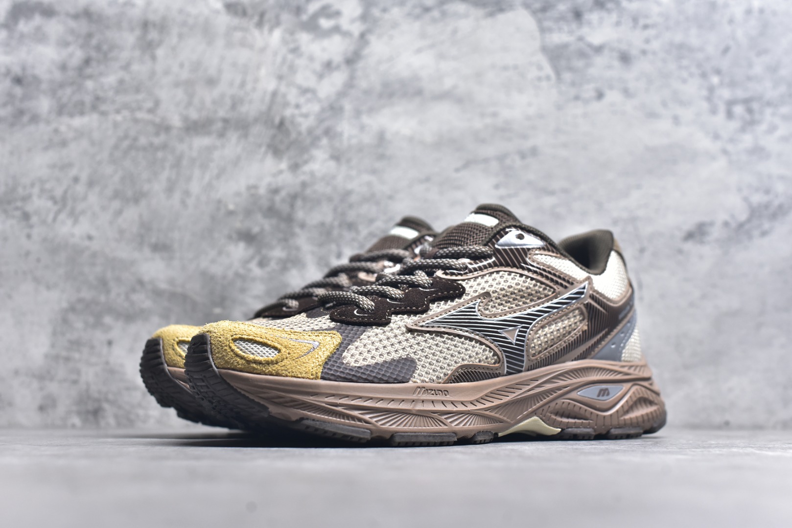 图片[2]-#Mizuno Racer S 潮流复古防滑耐磨透气 低帮 休闲训练长跑短跑城市通勤跑步鞋 美津浓（Mizuno）是日本美津浓株式会社于1906年创立的运动品牌，经过一个多世纪的不断努力现已成为世界著名的运动器具、服装和鞋类生产商。美津浓力求服务于各类运动项目，并竭力使运动生活更加愉快和振奋。产品种类齐全，覆盖几乎全部主要运动项目，达到30万多个品类。尺码：36 36.5 37.5 38 38.5 39 40 40.5 41 42 42.5 43 44 44.5 45-选品中心