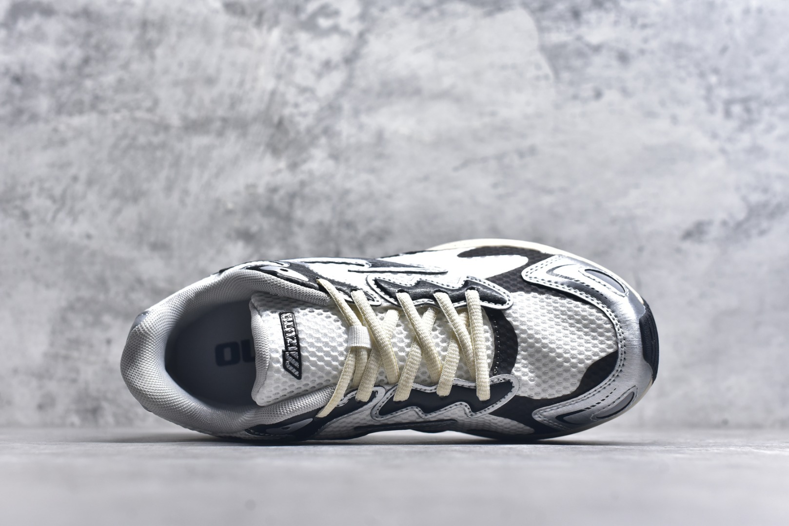 图片[4]-#Mizuno Racer S 潮流复古防滑耐磨透气 低帮 休闲训练长跑短跑城市通勤跑步鞋 美津浓（Mizuno）是日本美津浓株式会社于1906年创立的运动品牌，经过一个多世纪的不断努力现已成为世界著名的运动器具、服装和鞋类生产商。美津浓力求服务于各类运动项目，并竭力使运动生活更加愉快和振奋。产品种类齐全，覆盖几乎全部主要运动项目，达到30万多个品类。尺码：36 36.5 37.5 38 38.5 39 40 40.5 41 42 42.5 43 44 44.5 45-选品中心