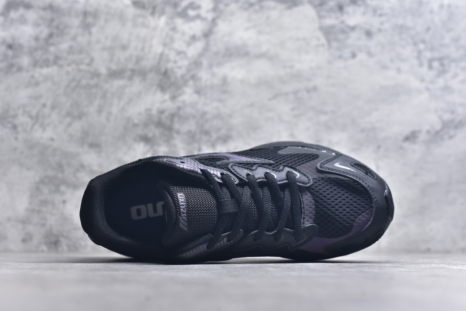 图片[4]-#Mizuno Racer S 潮流复古防滑耐磨透气 低帮 休闲训练长跑短跑城市通勤跑步鞋 美津浓（Mizuno）是日本美津浓株式会社于1906年创立的运动品牌，经过一个多世纪的不断努力现已成为世界著名的运动器具、服装和鞋类生产商。美津浓力求服务于各类运动项目，并竭力使运动生活更加愉快和振奋。产品种类齐全，覆盖几乎全部主要运动项目，达到30万多个品类。尺码：36 36.5 37.5 38 38.5 39 40 40.5 41 42 42.5 43 44 44.5 45-选品中心