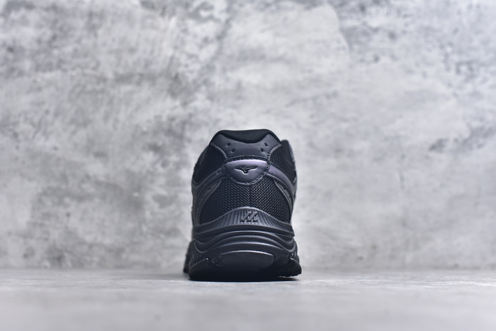 图片[5]-#Mizuno Racer S 潮流复古防滑耐磨透气 低帮 休闲训练长跑短跑城市通勤跑步鞋 美津浓（Mizuno）是日本美津浓株式会社于1906年创立的运动品牌，经过一个多世纪的不断努力现已成为世界著名的运动器具、服装和鞋类生产商。美津浓力求服务于各类运动项目，并竭力使运动生活更加愉快和振奋。产品种类齐全，覆盖几乎全部主要运动项目，达到30万多个品类。尺码：36 36.5 37.5 38 38.5 39 40 40.5 41 42 42.5 43 44 44.5 45-选品中心