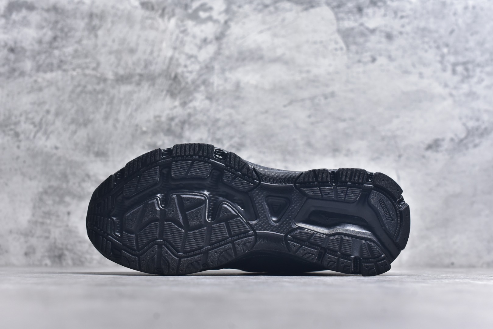 图片[6]-#Mizuno Racer S 潮流复古防滑耐磨透气 低帮 休闲训练长跑短跑城市通勤跑步鞋 美津浓（Mizuno）是日本美津浓株式会社于1906年创立的运动品牌，经过一个多世纪的不断努力现已成为世界著名的运动器具、服装和鞋类生产商。美津浓力求服务于各类运动项目，并竭力使运动生活更加愉快和振奋。产品种类齐全，覆盖几乎全部主要运动项目，达到30万多个品类。尺码：36 36.5 37.5 38 38.5 39 40 40.5 41 42 42.5 43 44 44.5 45-选品中心