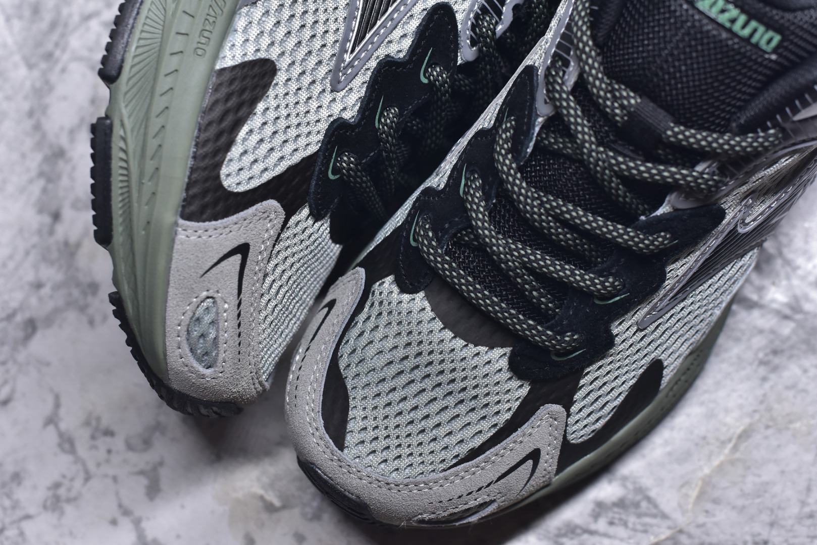 图片[8]-#Mizuno Racer S 潮流复古防滑耐磨透气 低帮 休闲训练长跑短跑城市通勤跑步鞋 美津浓（Mizuno）是日本美津浓株式会社于1906年创立的运动品牌，经过一个多世纪的不断努力现已成为世界著名的运动器具、服装和鞋类生产商。美津浓力求服务于各类运动项目，并竭力使运动生活更加愉快和振奋。产品种类齐全，覆盖几乎全部主要运动项目，达到30万多个品类。尺码：36 36.5 37.5 38 38.5 39 40 40.5 41 42 42.5 43 44 44.5 45-选品中心