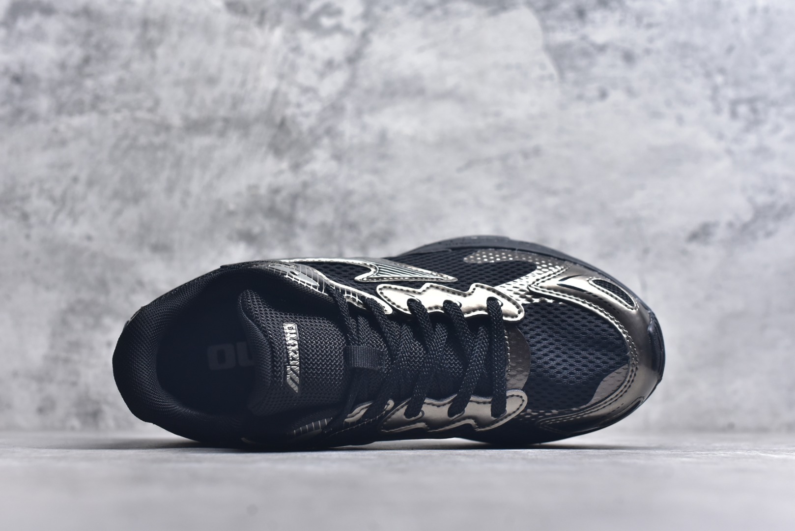 图片[4]-#Mizuno Racer S 潮流复古防滑耐磨透气 低帮 休闲训练长跑短跑城市通勤跑步鞋 美津浓（Mizuno）是日本美津浓株式会社于1906年创立的运动品牌，经过一个多世纪的不断努力现已成为世界著名的运动器具、服装和鞋类生产商。美津浓力求服务于各类运动项目，并竭力使运动生活更加愉快和振奋。产品种类齐全，覆盖几乎全部主要运动项目，达到30万多个品类。尺码：36 36.5 37.5 38 38.5 39 40 40.5 41 42 42.5 43 44 44.5 45-选品中心