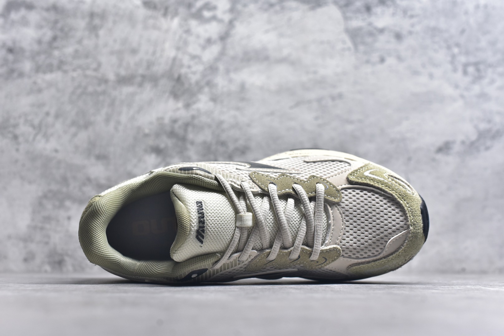 图片[4]-#Mizuno Racer S 潮流复古防滑耐磨透气 低帮 休闲训练长跑短跑城市通勤跑步鞋 美津浓（Mizuno）是日本美津浓株式会社于1906年创立的运动品牌，经过一个多世纪的不断努力现已成为世界著名的运动器具、服装和鞋类生产商。美津浓力求服务于各类运动项目，并竭力使运动生活更加愉快和振奋。产品种类齐全，覆盖几乎全部主要运动项目，达到30万多个品类。尺码：36 36.5 37.5 38 38.5 39 40 40.5 41 42 42.5 43 44 44.5 45-选品中心