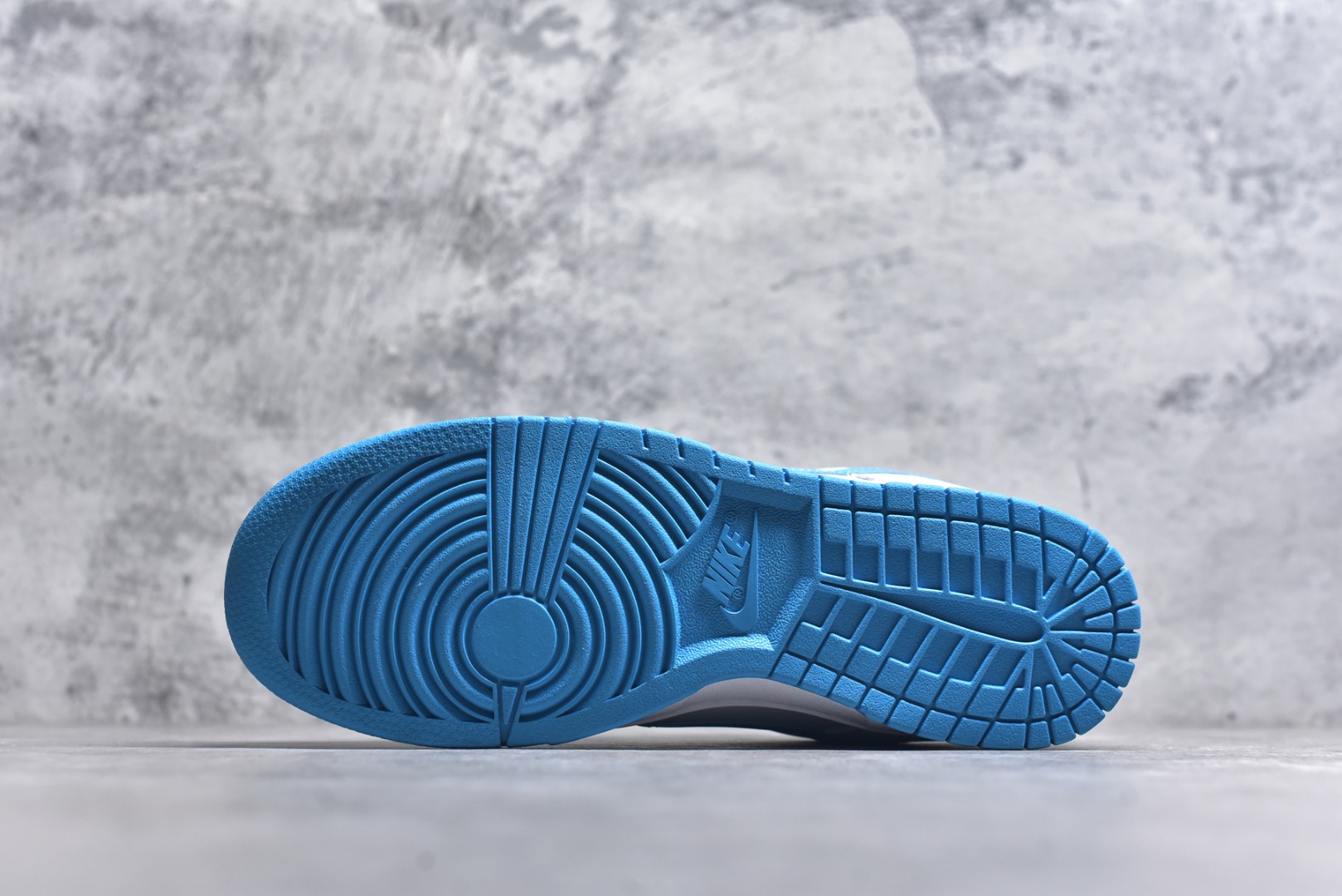 图片[6]-#开学季福利 纯原版本 NK Dunk Low 二十七色 全套原厂楦头原纸板数据档案倾力打造 原汁原味莞产 极致还原 圈内最强针车工艺 高端零售指定版 广东原厂配套原盒原标 鞋盒分三个尺码段 原厂冲刀 超高清洁度 全鞋零毛边皮料切割 采用原厂百宏鞋带以及原厂百宏织唛舌标 内标可供原厂几率过验 进口原装条纹中底布 四线拉帮白色点胶 原厂拉帮手法遵循公司 原厂电绣 尺码：36 36.5 37.5 38 38.5 39 40 40.5 41 42 42.5 43 44 44.5 45 46 47.5-选品中心