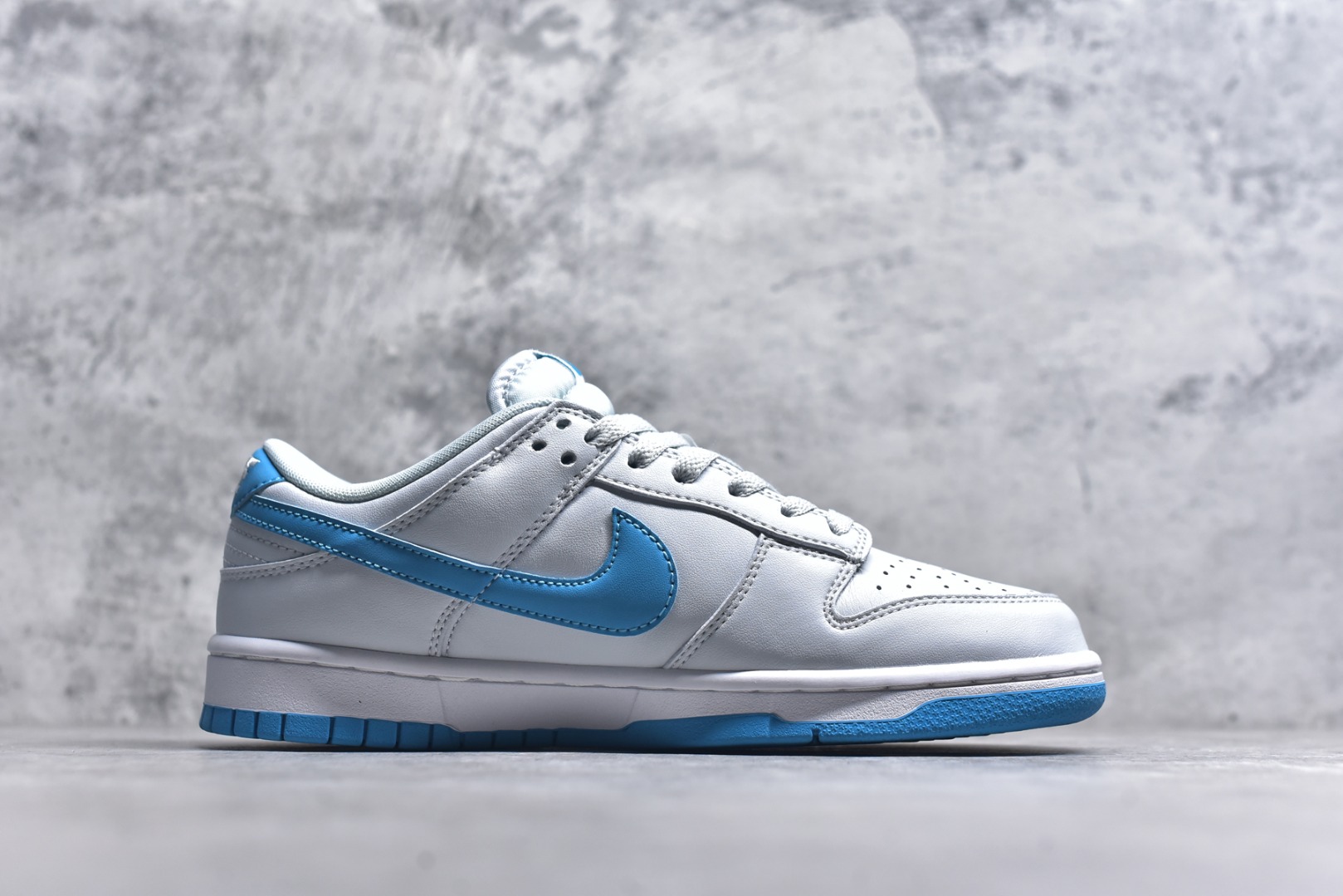 图片[3]-#开学季福利 纯原版本 NK Dunk Low 二十七色 全套原厂楦头原纸板数据档案倾力打造 原汁原味莞产 极致还原 圈内最强针车工艺 高端零售指定版 广东原厂配套原盒原标 鞋盒分三个尺码段 原厂冲刀 超高清洁度 全鞋零毛边皮料切割 采用原厂百宏鞋带以及原厂百宏织唛舌标 内标可供原厂几率过验 进口原装条纹中底布 四线拉帮白色点胶 原厂拉帮手法遵循公司 原厂电绣 尺码：36 36.5 37.5 38 38.5 39 40 40.5 41 42 42.5 43 44 44.5 45 46 47.5-选品中心