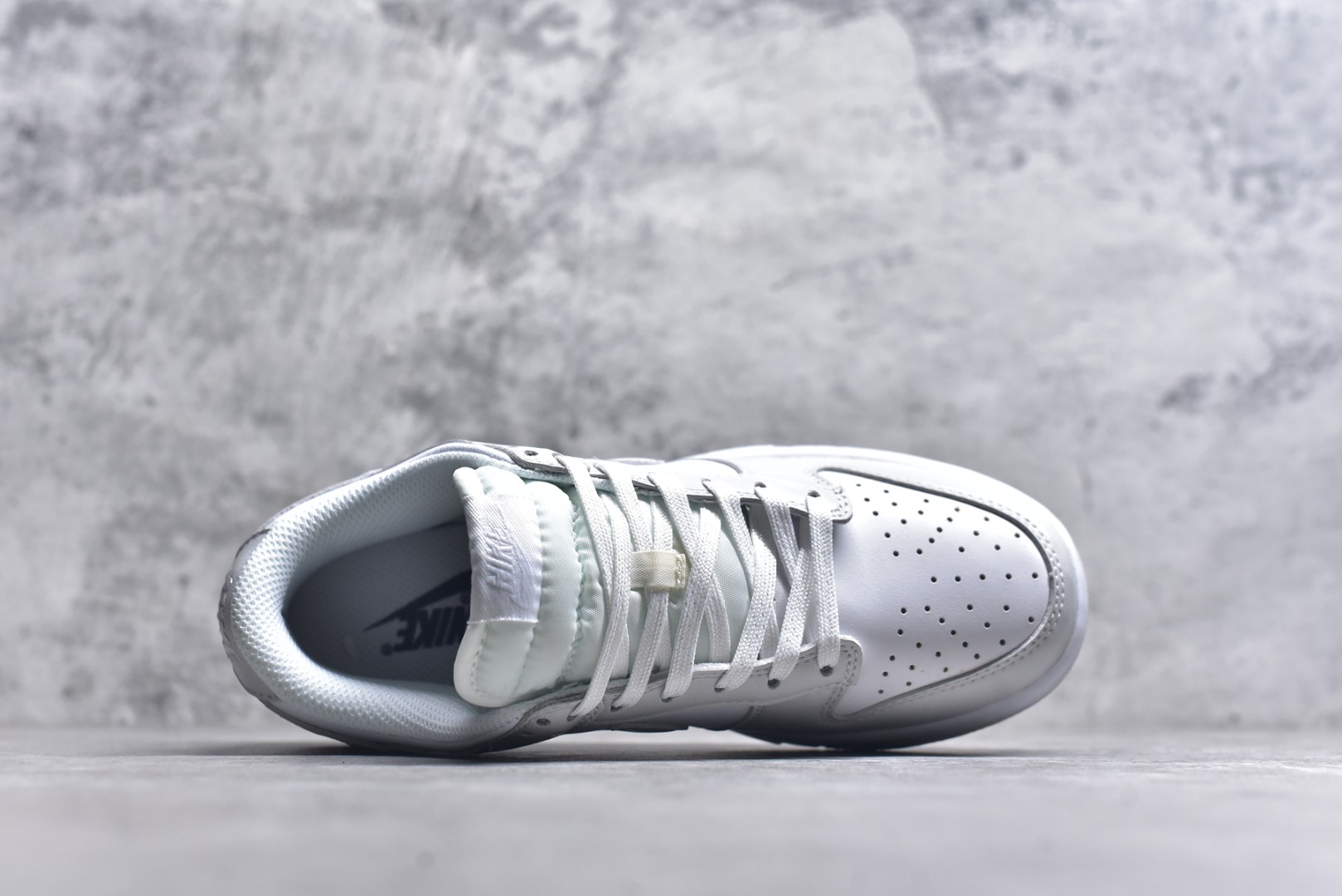 图片[4]-#开学季福利 纯原版本 NK Dunk Low 二十七色 全套原厂楦头原纸板数据档案倾力打造 原汁原味莞产 极致还原 圈内最强针车工艺 高端零售指定版 广东原厂配套原盒原标 鞋盒分三个尺码段 原厂冲刀 超高清洁度 全鞋零毛边皮料切割 采用原厂百宏鞋带以及原厂百宏织唛舌标 内标可供原厂几率过验 进口原装条纹中底布 四线拉帮白色点胶 原厂拉帮手法遵循公司 原厂电绣 尺码：36 36.5 37.5 38 38.5 39 40 40.5 41 42 42.5 43 44 44.5 45 46 47.5-选品中心