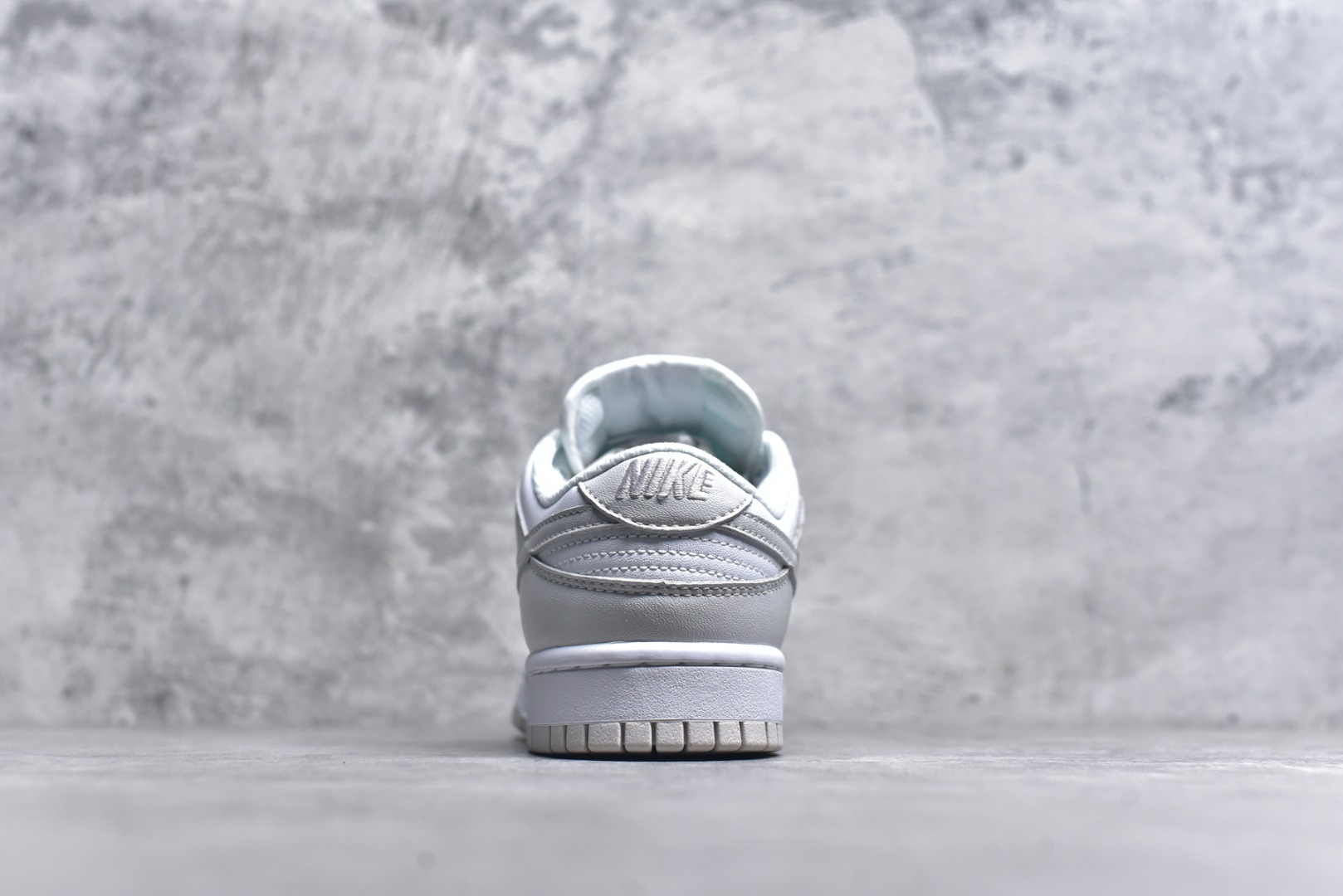 图片[5]-#开学季福利 纯原版本 NK Dunk Low 二十七色 全套原厂楦头原纸板数据档案倾力打造 原汁原味莞产 极致还原 圈内最强针车工艺 高端零售指定版 广东原厂配套原盒原标 鞋盒分三个尺码段 原厂冲刀 超高清洁度 全鞋零毛边皮料切割 采用原厂百宏鞋带以及原厂百宏织唛舌标 内标可供原厂几率过验 进口原装条纹中底布 四线拉帮白色点胶 原厂拉帮手法遵循公司 原厂电绣 尺码：36 36.5 37.5 38 38.5 39 40 40.5 41 42 42.5 43 44 44.5 45 46 47.5-选品中心