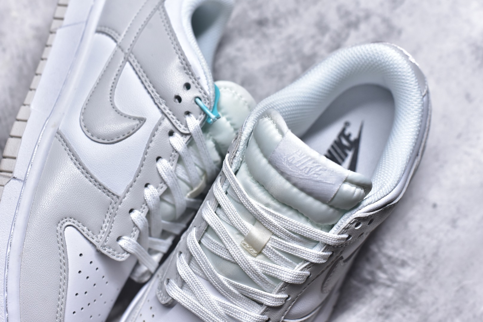 图片[9]-#开学季福利 纯原版本 NK Dunk Low 二十七色 全套原厂楦头原纸板数据档案倾力打造 原汁原味莞产 极致还原 圈内最强针车工艺 高端零售指定版 广东原厂配套原盒原标 鞋盒分三个尺码段 原厂冲刀 超高清洁度 全鞋零毛边皮料切割 采用原厂百宏鞋带以及原厂百宏织唛舌标 内标可供原厂几率过验 进口原装条纹中底布 四线拉帮白色点胶 原厂拉帮手法遵循公司 原厂电绣 尺码：36 36.5 37.5 38 38.5 39 40 40.5 41 42 42.5 43 44 44.5 45 46 47.5-选品中心