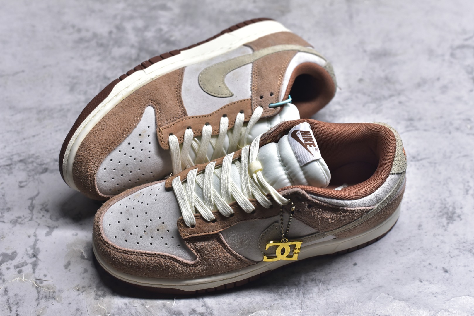 图片[7]-#开学季福利 纯原版本 NK Dunk Low 二十七色 全套原厂楦头原纸板数据档案倾力打造 原汁原味莞产 极致还原 圈内最强针车工艺 高端零售指定版 广东原厂配套原盒原标 鞋盒分三个尺码段 原厂冲刀 超高清洁度 全鞋零毛边皮料切割 采用原厂百宏鞋带以及原厂百宏织唛舌标 内标可供原厂几率过验 进口原装条纹中底布 四线拉帮白色点胶 原厂拉帮手法遵循公司 原厂电绣 尺码：36 36.5 37.5 38 38.5 39 40 40.5 41 42 42.5 43 44 44.5 45 46 47.5-选品中心