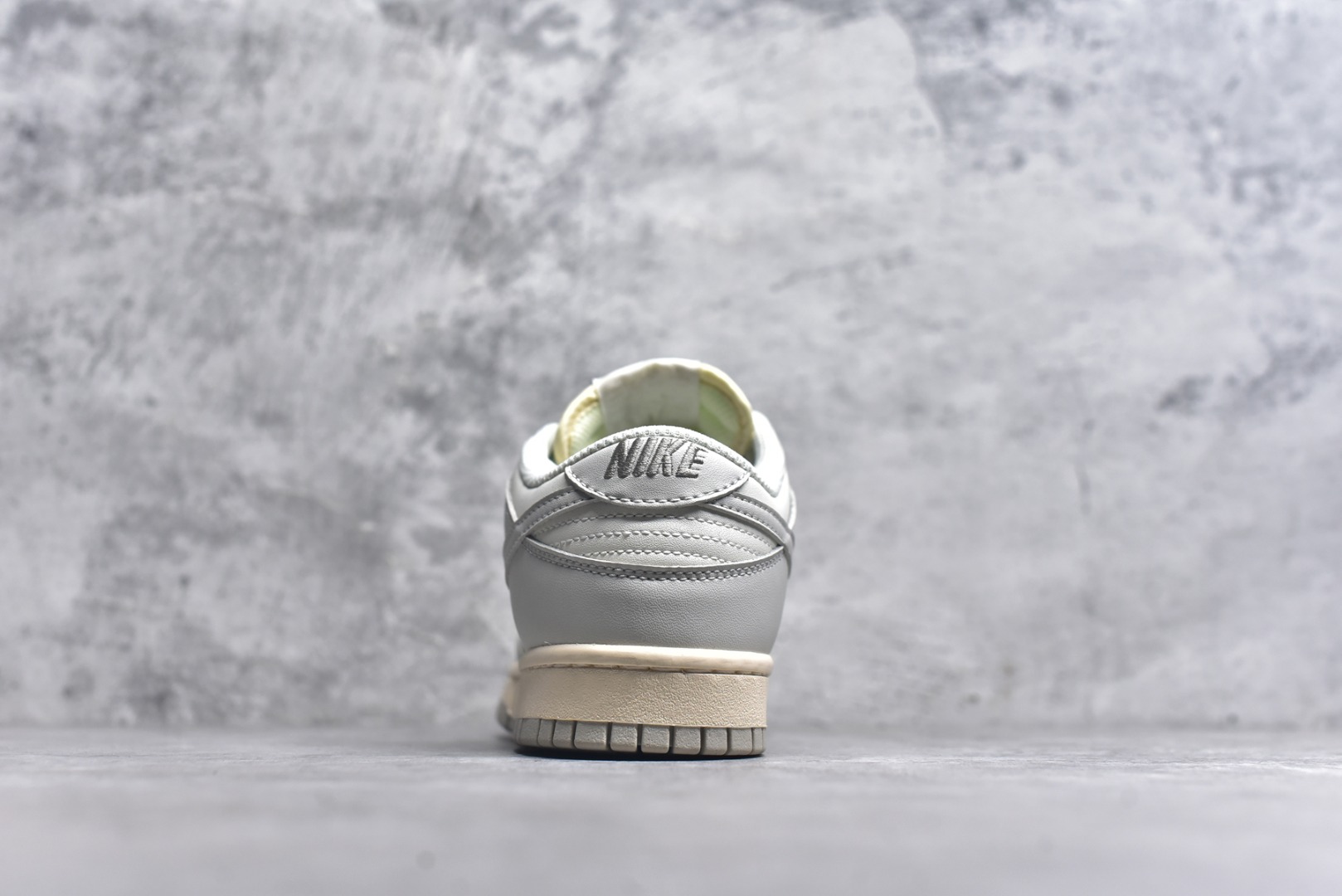 图片[5]-#开学季福利 纯原版本 NK Dunk Low 二十七色 全套原厂楦头原纸板数据档案倾力打造 原汁原味莞产 极致还原 圈内最强针车工艺 高端零售指定版 广东原厂配套原盒原标 鞋盒分三个尺码段 原厂冲刀 超高清洁度 全鞋零毛边皮料切割 采用原厂百宏鞋带以及原厂百宏织唛舌标 内标可供原厂几率过验 进口原装条纹中底布 四线拉帮白色点胶 原厂拉帮手法遵循公司 原厂电绣 尺码：36 36.5 37.5 38 38.5 39 40 40.5 41 42 42.5 43 44 44.5 45 46 47.5-选品中心