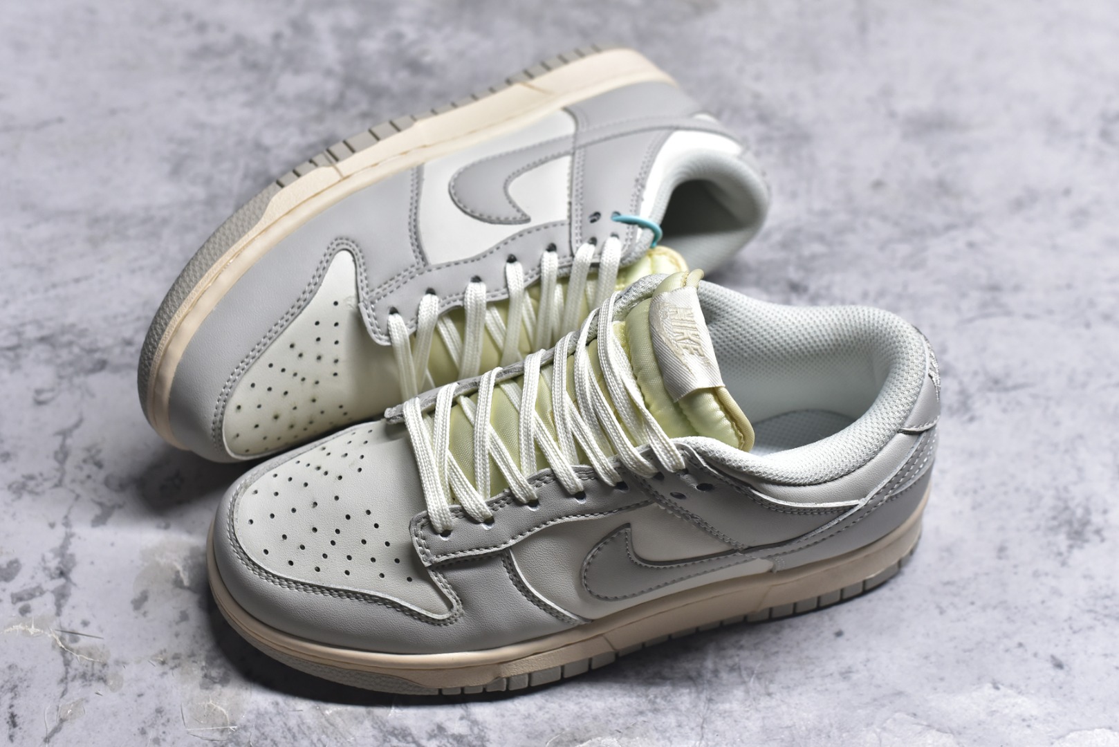 图片[7]-#开学季福利 纯原版本 NK Dunk Low 二十七色 全套原厂楦头原纸板数据档案倾力打造 原汁原味莞产 极致还原 圈内最强针车工艺 高端零售指定版 广东原厂配套原盒原标 鞋盒分三个尺码段 原厂冲刀 超高清洁度 全鞋零毛边皮料切割 采用原厂百宏鞋带以及原厂百宏织唛舌标 内标可供原厂几率过验 进口原装条纹中底布 四线拉帮白色点胶 原厂拉帮手法遵循公司 原厂电绣 尺码：36 36.5 37.5 38 38.5 39 40 40.5 41 42 42.5 43 44 44.5 45 46 47.5-选品中心