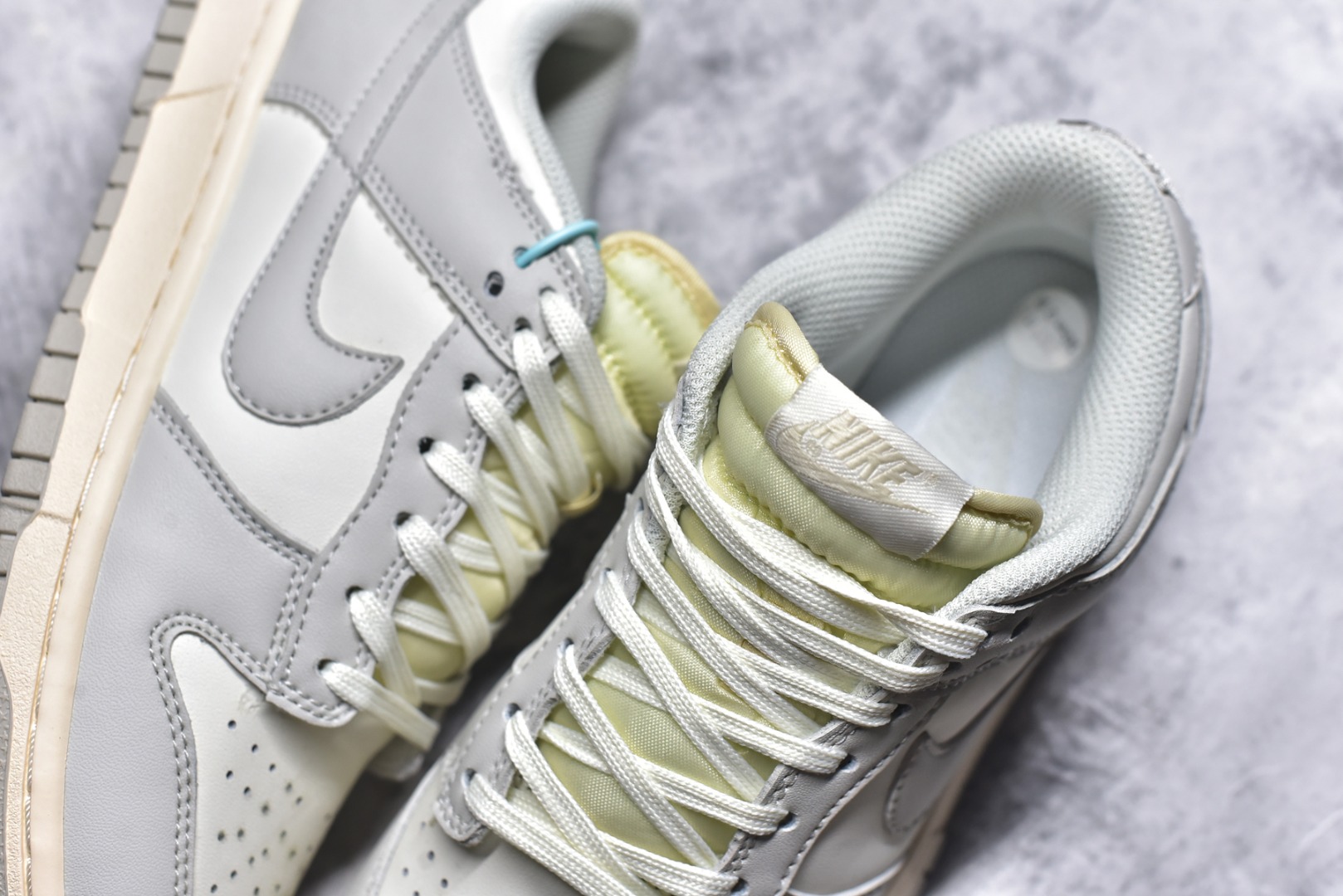 图片[9]-#开学季福利 纯原版本 NK Dunk Low 二十七色 全套原厂楦头原纸板数据档案倾力打造 原汁原味莞产 极致还原 圈内最强针车工艺 高端零售指定版 广东原厂配套原盒原标 鞋盒分三个尺码段 原厂冲刀 超高清洁度 全鞋零毛边皮料切割 采用原厂百宏鞋带以及原厂百宏织唛舌标 内标可供原厂几率过验 进口原装条纹中底布 四线拉帮白色点胶 原厂拉帮手法遵循公司 原厂电绣 尺码：36 36.5 37.5 38 38.5 39 40 40.5 41 42 42.5 43 44 44.5 45 46 47.5-选品中心