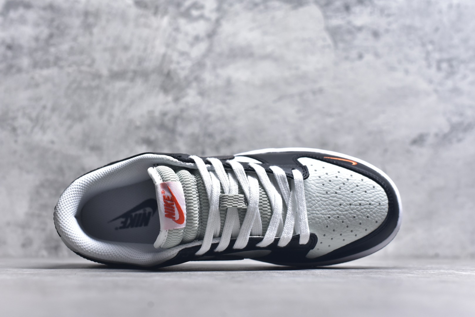 图片[4]-#开学季福利 纯原版本 NK Dunk Low 二十七色 全套原厂楦头原纸板数据档案倾力打造 原汁原味莞产 极致还原 圈内最强针车工艺 高端零售指定版 广东原厂配套原盒原标 鞋盒分三个尺码段 原厂冲刀 超高清洁度 全鞋零毛边皮料切割 采用原厂百宏鞋带以及原厂百宏织唛舌标 内标可供原厂几率过验 进口原装条纹中底布 四线拉帮白色点胶 原厂拉帮手法遵循公司 原厂电绣 尺码：36 36.5 37.5 38 38.5 39 40 40.5 41 42 42.5 43 44 44.5 45 46 47.5-选品中心