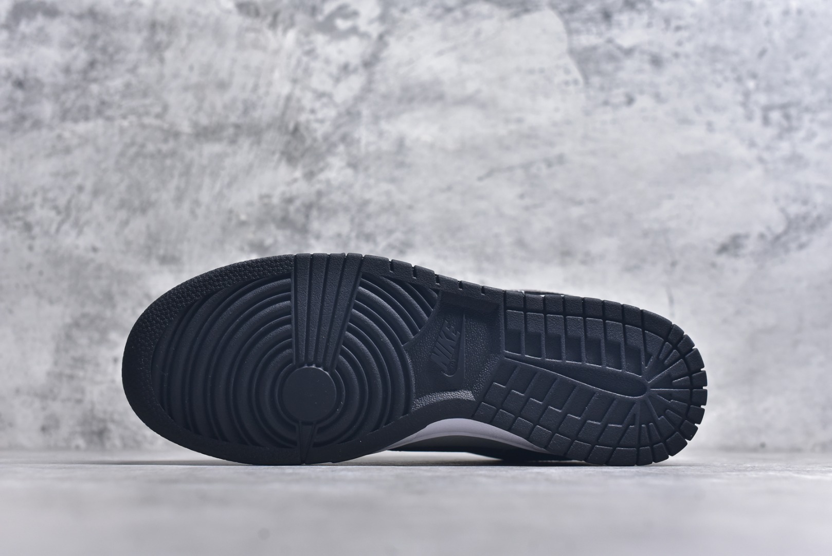 图片[6]-#开学季福利 纯原版本 NK Dunk Low 二十七色 全套原厂楦头原纸板数据档案倾力打造 原汁原味莞产 极致还原 圈内最强针车工艺 高端零售指定版 广东原厂配套原盒原标 鞋盒分三个尺码段 原厂冲刀 超高清洁度 全鞋零毛边皮料切割 采用原厂百宏鞋带以及原厂百宏织唛舌标 内标可供原厂几率过验 进口原装条纹中底布 四线拉帮白色点胶 原厂拉帮手法遵循公司 原厂电绣 尺码：36 36.5 37.5 38 38.5 39 40 40.5 41 42 42.5 43 44 44.5 45 46 47.5-选品中心