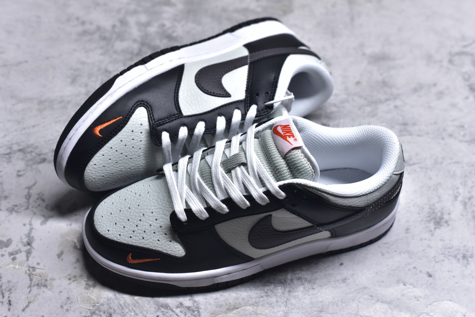 图片[7]-#开学季福利 纯原版本 NK Dunk Low 二十七色 全套原厂楦头原纸板数据档案倾力打造 原汁原味莞产 极致还原 圈内最强针车工艺 高端零售指定版 广东原厂配套原盒原标 鞋盒分三个尺码段 原厂冲刀 超高清洁度 全鞋零毛边皮料切割 采用原厂百宏鞋带以及原厂百宏织唛舌标 内标可供原厂几率过验 进口原装条纹中底布 四线拉帮白色点胶 原厂拉帮手法遵循公司 原厂电绣 尺码：36 36.5 37.5 38 38.5 39 40 40.5 41 42 42.5 43 44 44.5 45 46 47.5-选品中心