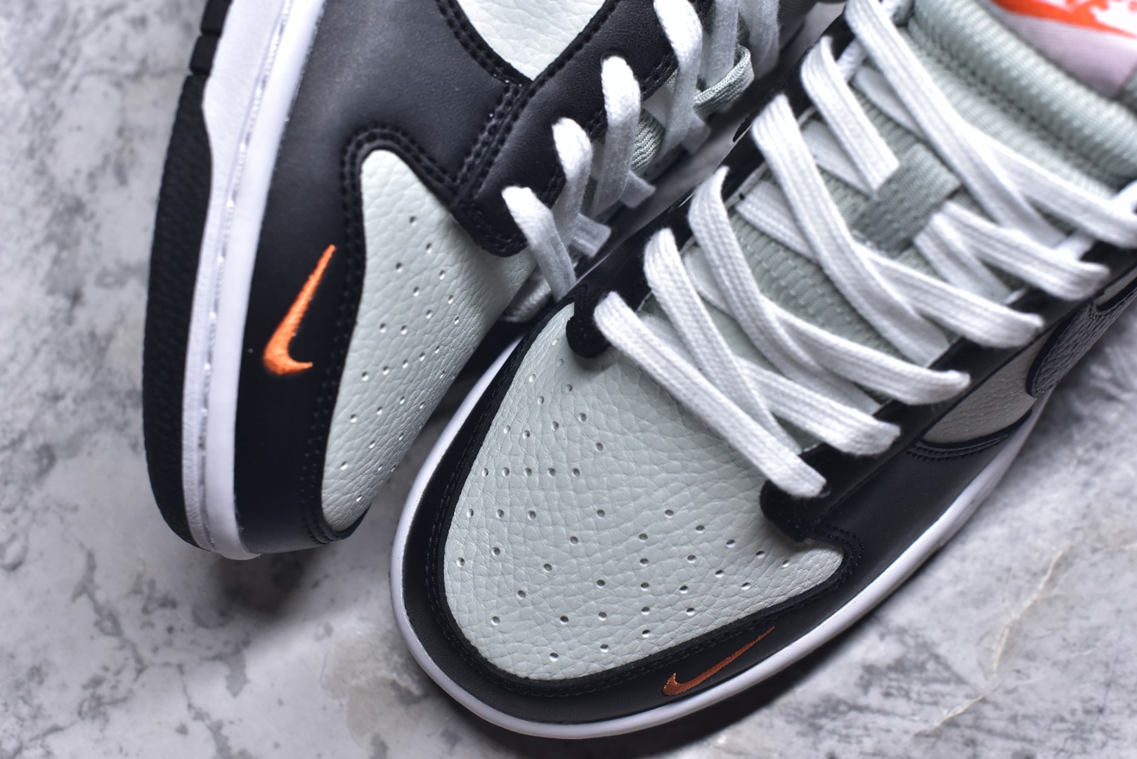 图片[8]-#开学季福利 纯原版本 NK Dunk Low 二十七色 全套原厂楦头原纸板数据档案倾力打造 原汁原味莞产 极致还原 圈内最强针车工艺 高端零售指定版 广东原厂配套原盒原标 鞋盒分三个尺码段 原厂冲刀 超高清洁度 全鞋零毛边皮料切割 采用原厂百宏鞋带以及原厂百宏织唛舌标 内标可供原厂几率过验 进口原装条纹中底布 四线拉帮白色点胶 原厂拉帮手法遵循公司 原厂电绣 尺码：36 36.5 37.5 38 38.5 39 40 40.5 41 42 42.5 43 44 44.5 45 46 47.5-选品中心