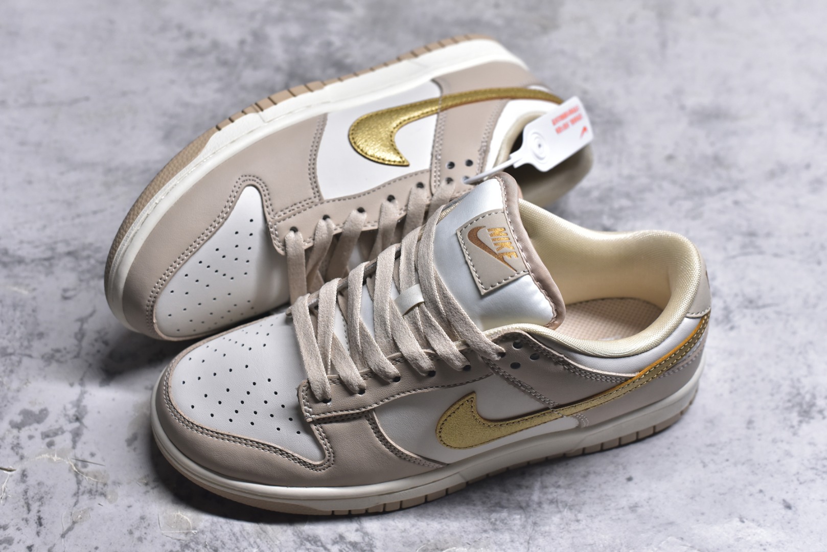 图片[7]-#开学季福利 纯原版本 NK Dunk Low 二十七色 全套原厂楦头原纸板数据档案倾力打造 原汁原味莞产 极致还原 圈内最强针车工艺 高端零售指定版 广东原厂配套原盒原标 鞋盒分三个尺码段 原厂冲刀 超高清洁度 全鞋零毛边皮料切割 采用原厂百宏鞋带以及原厂百宏织唛舌标 内标可供原厂几率过验 进口原装条纹中底布 四线拉帮白色点胶 原厂拉帮手法遵循公司 原厂电绣 尺码：36 36.5 37.5 38 38.5 39 40 40.5 41 42 42.5 43 44 44.5 45 46 47.5-选品中心