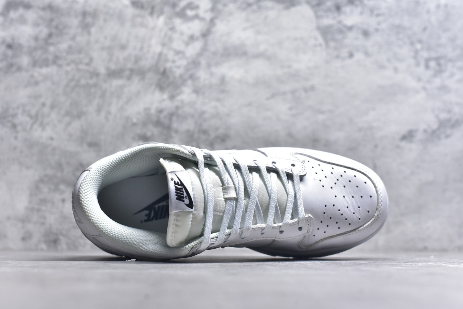 图片[4]-#开学季福利 纯原版本 NK Dunk Low 二十七色 全套原厂楦头原纸板数据档案倾力打造 原汁原味莞产 极致还原 圈内最强针车工艺 高端零售指定版 广东原厂配套原盒原标 鞋盒分三个尺码段 原厂冲刀 超高清洁度 全鞋零毛边皮料切割 采用原厂百宏鞋带以及原厂百宏织唛舌标 内标可供原厂几率过验 进口原装条纹中底布 四线拉帮白色点胶 原厂拉帮手法遵循公司 原厂电绣 尺码：36 36.5 37.5 38 38.5 39 40 40.5 41 42 42.5 43 44 44.5 45 46 47.5-选品中心